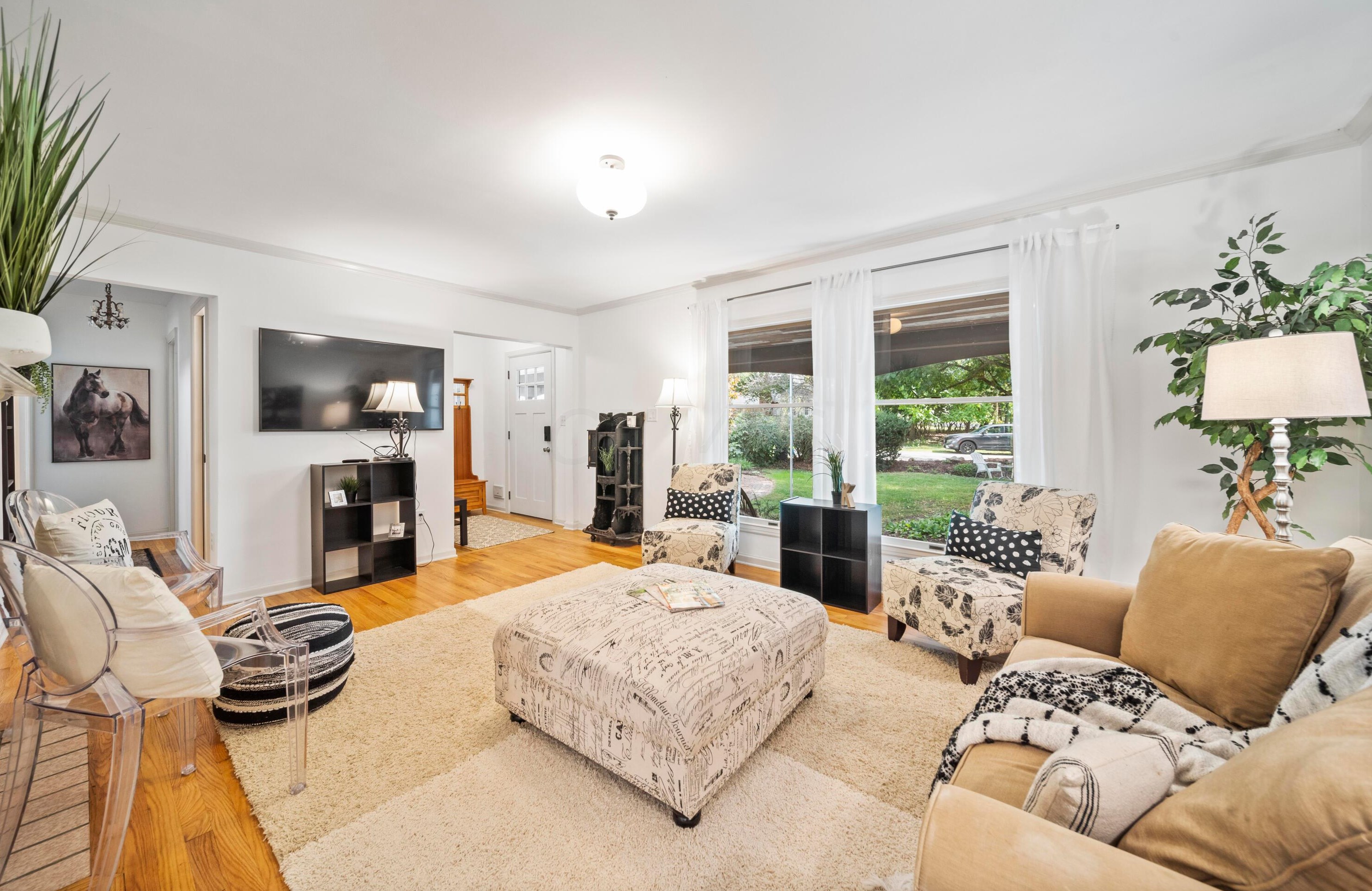 316 Cyn Dr, Columbus OH 43214-3110 exterior