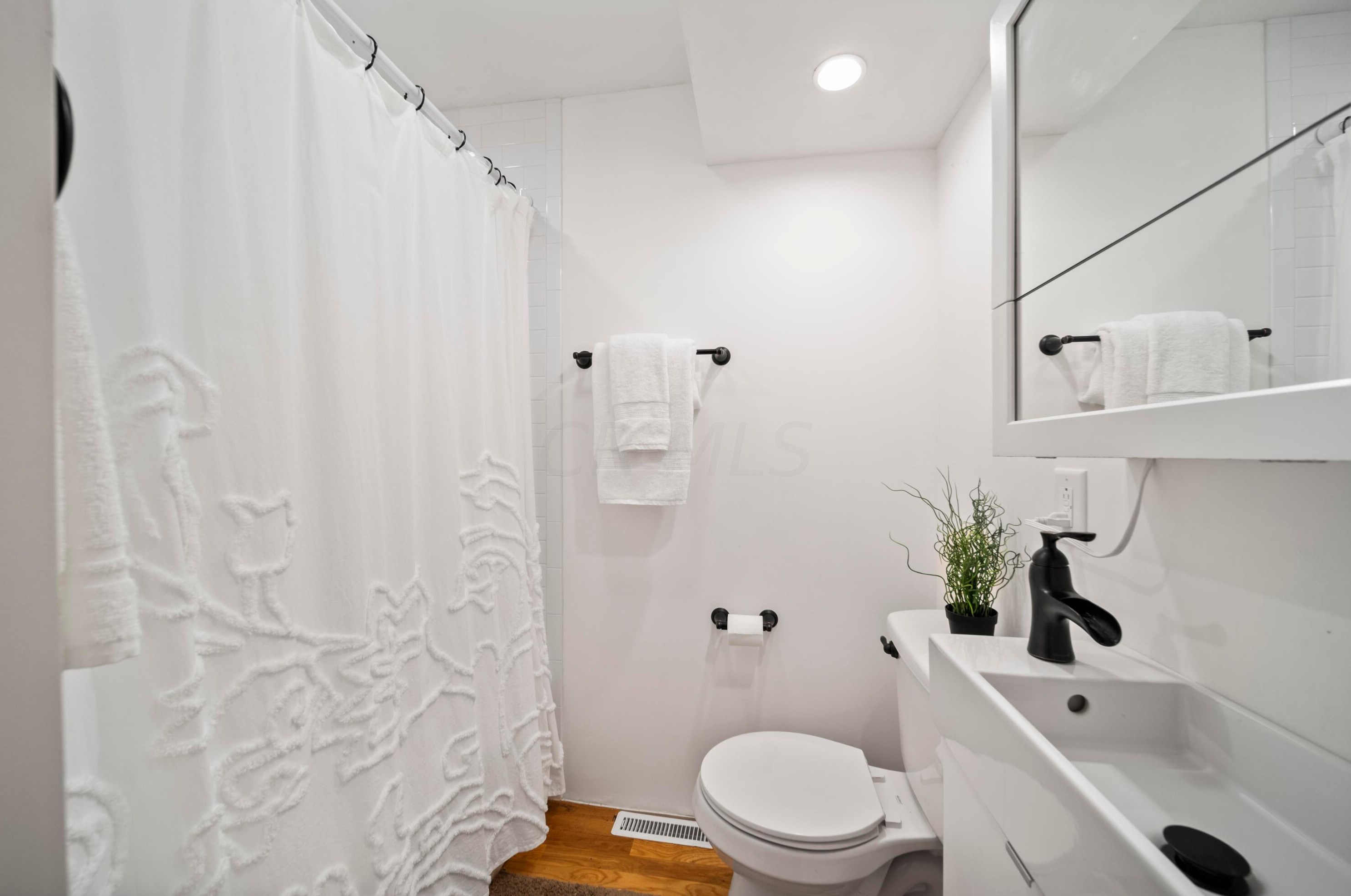 316 Cyn Dr, Columbus OH 43214-3110 exterior