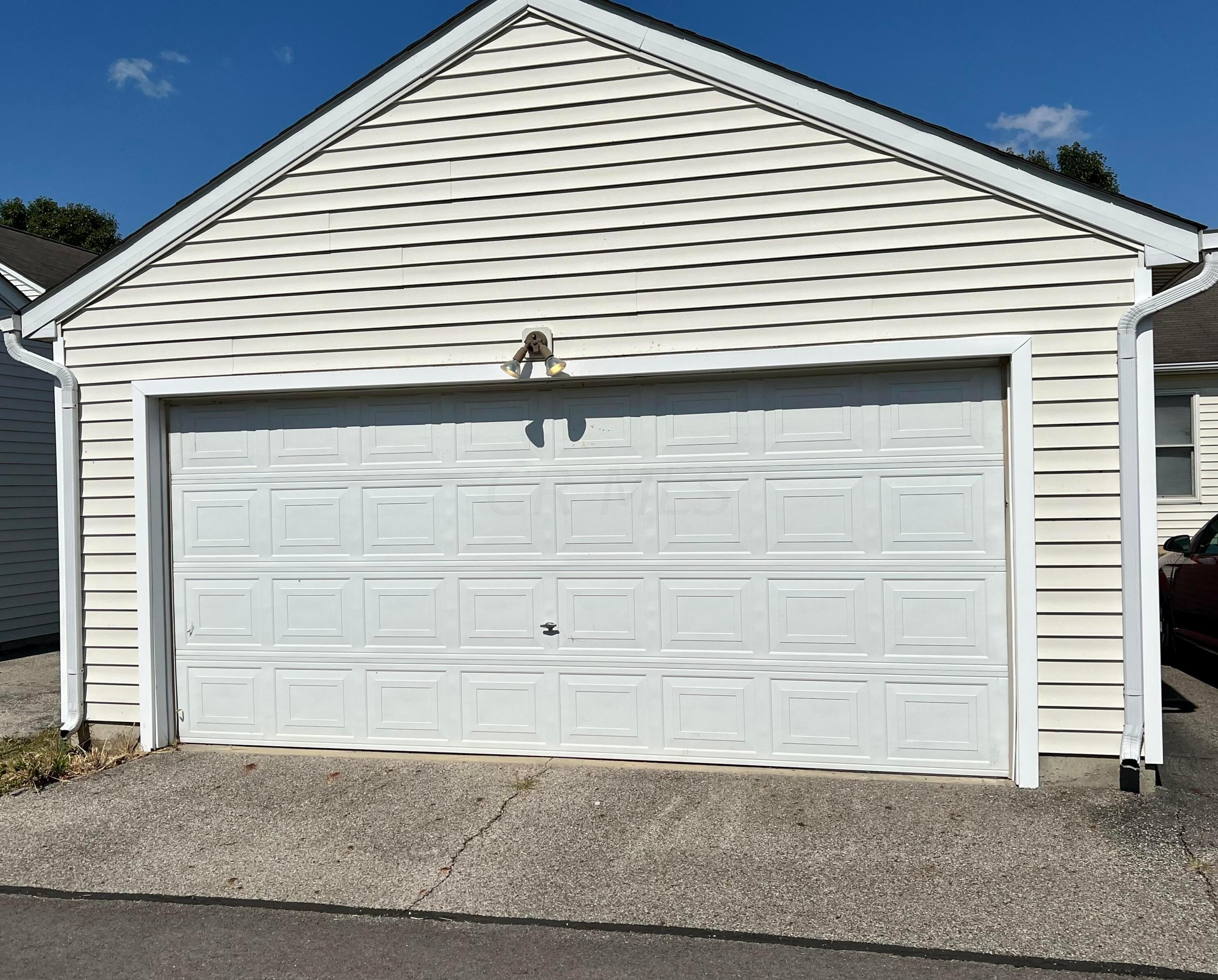 2899 Legionary St, Columbus OH 43207-6547 exterior