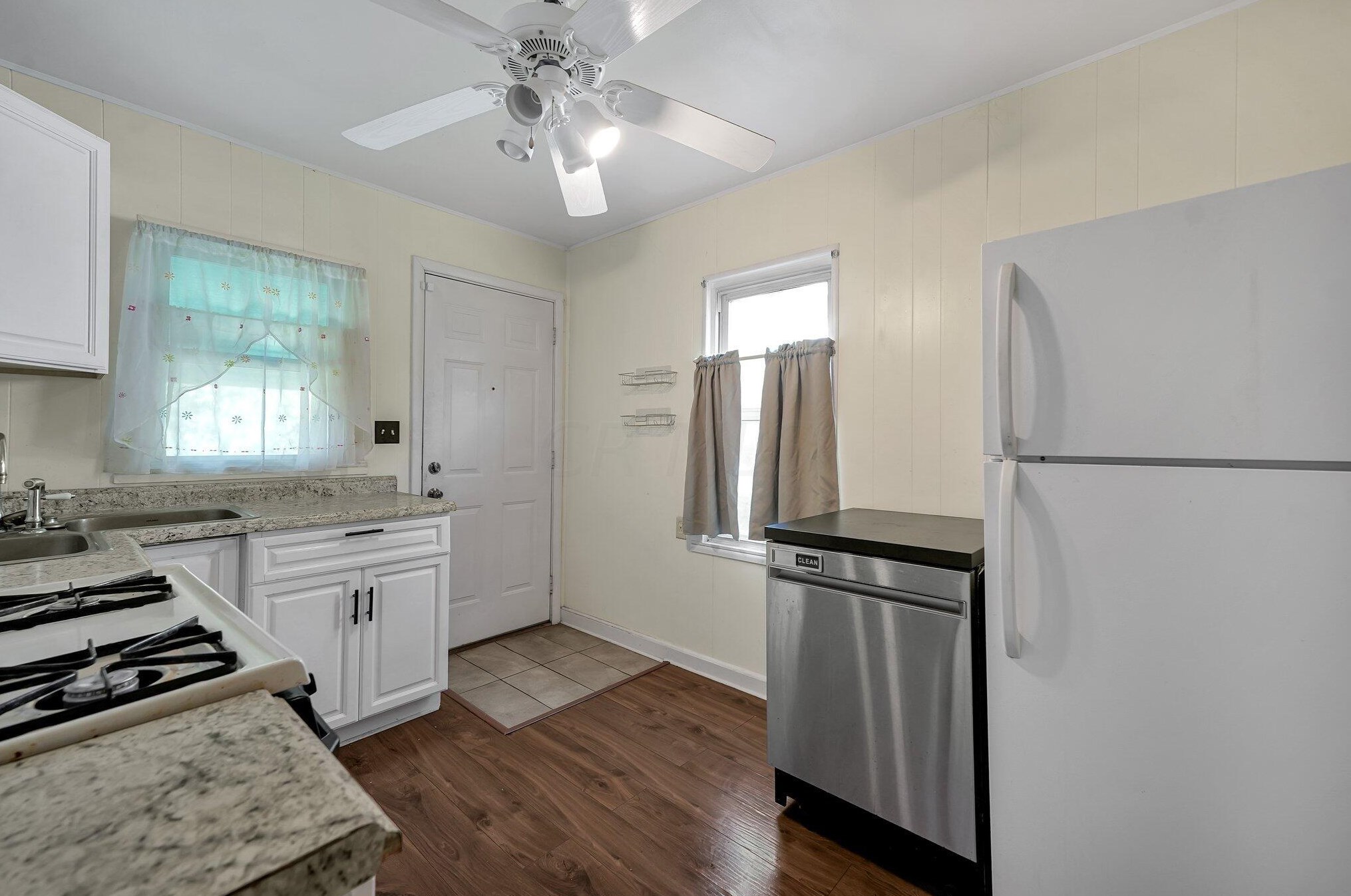 1879 Jermain Dr, Columbus OH  43219-1225 exterior