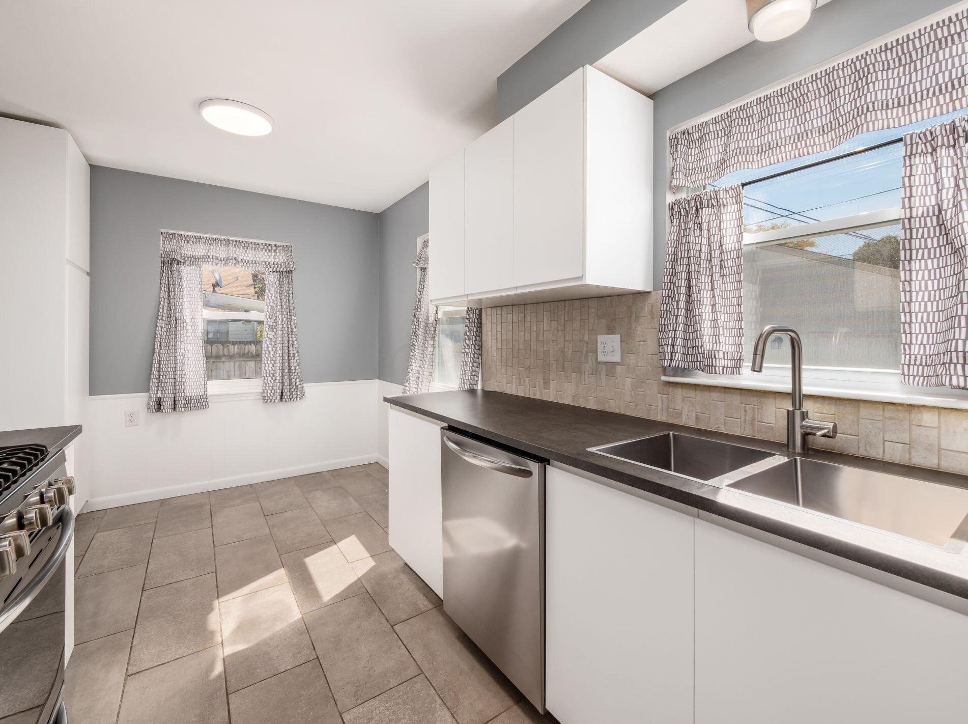 465 Blenheim Rd, Columbus OH 43214-3221 exterior