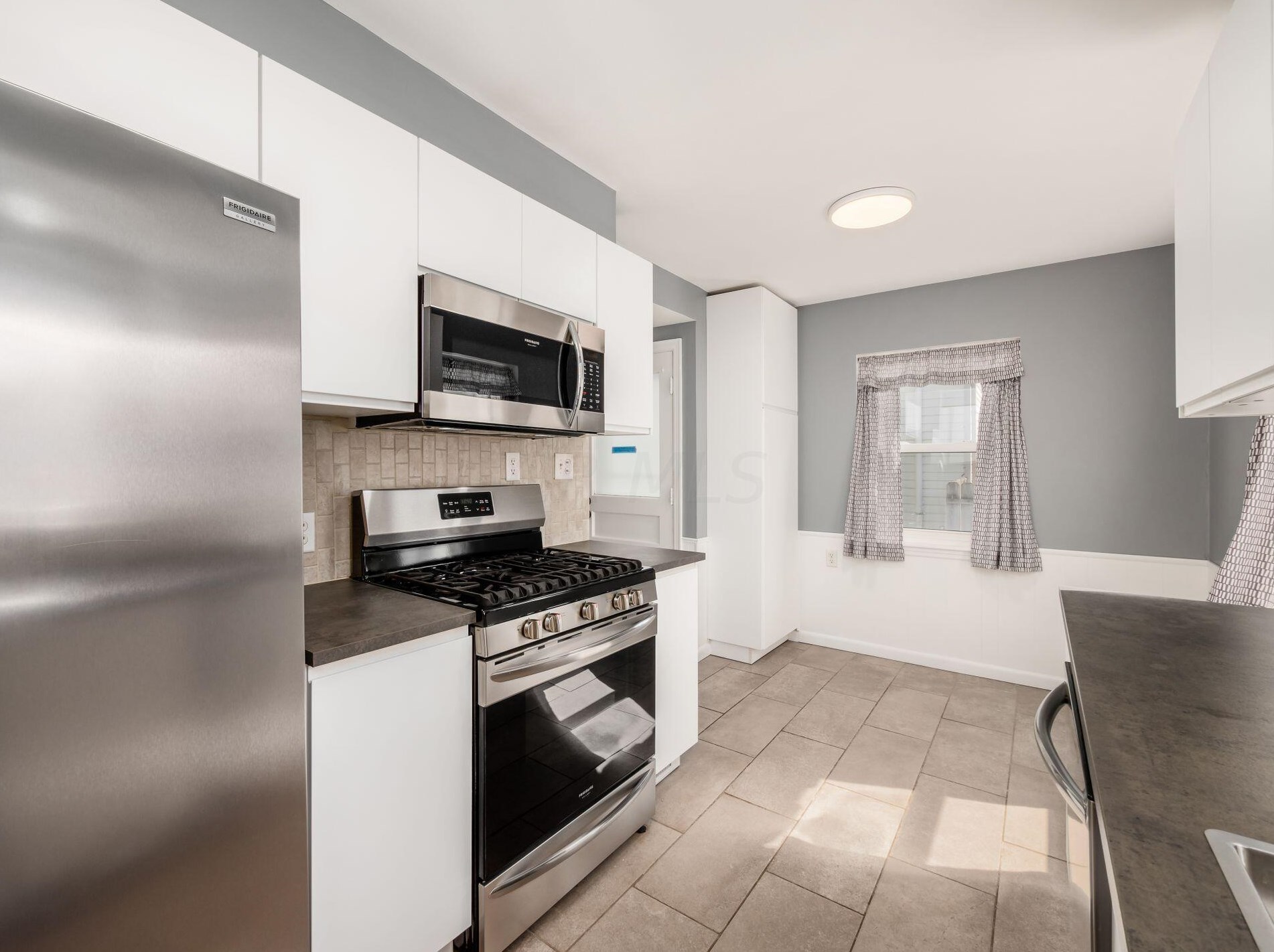 465 Blenheim Rd, Columbus OH 43214-3221 exterior