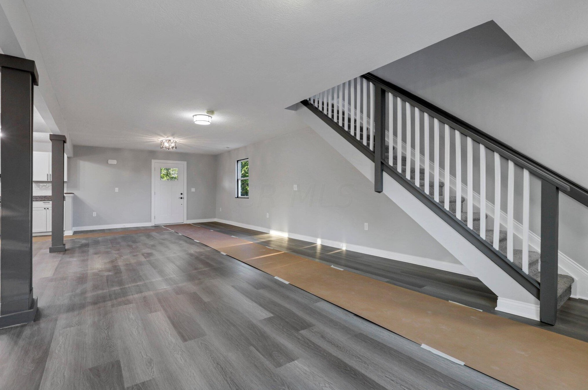 5241 Fullerton Dr, Columbus OH 43232-6217 exterior