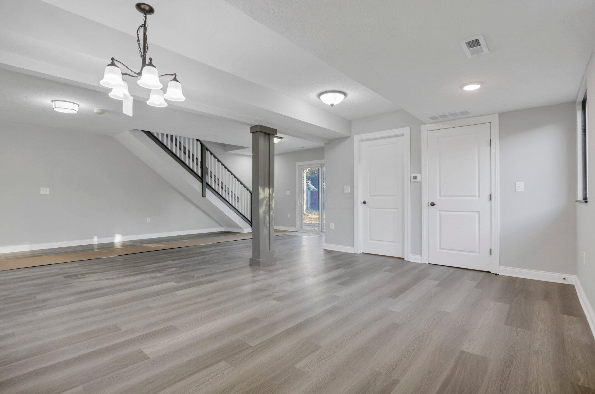 5241 Fullerton Dr, Columbus OH 43232-6217 exterior