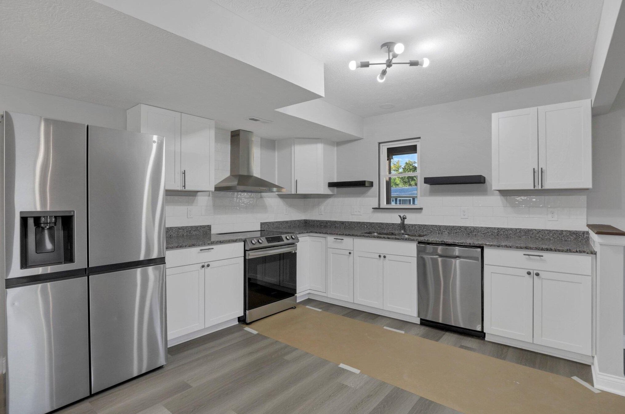 5241 Fullerton Dr, Columbus OH 43232-6217 exterior