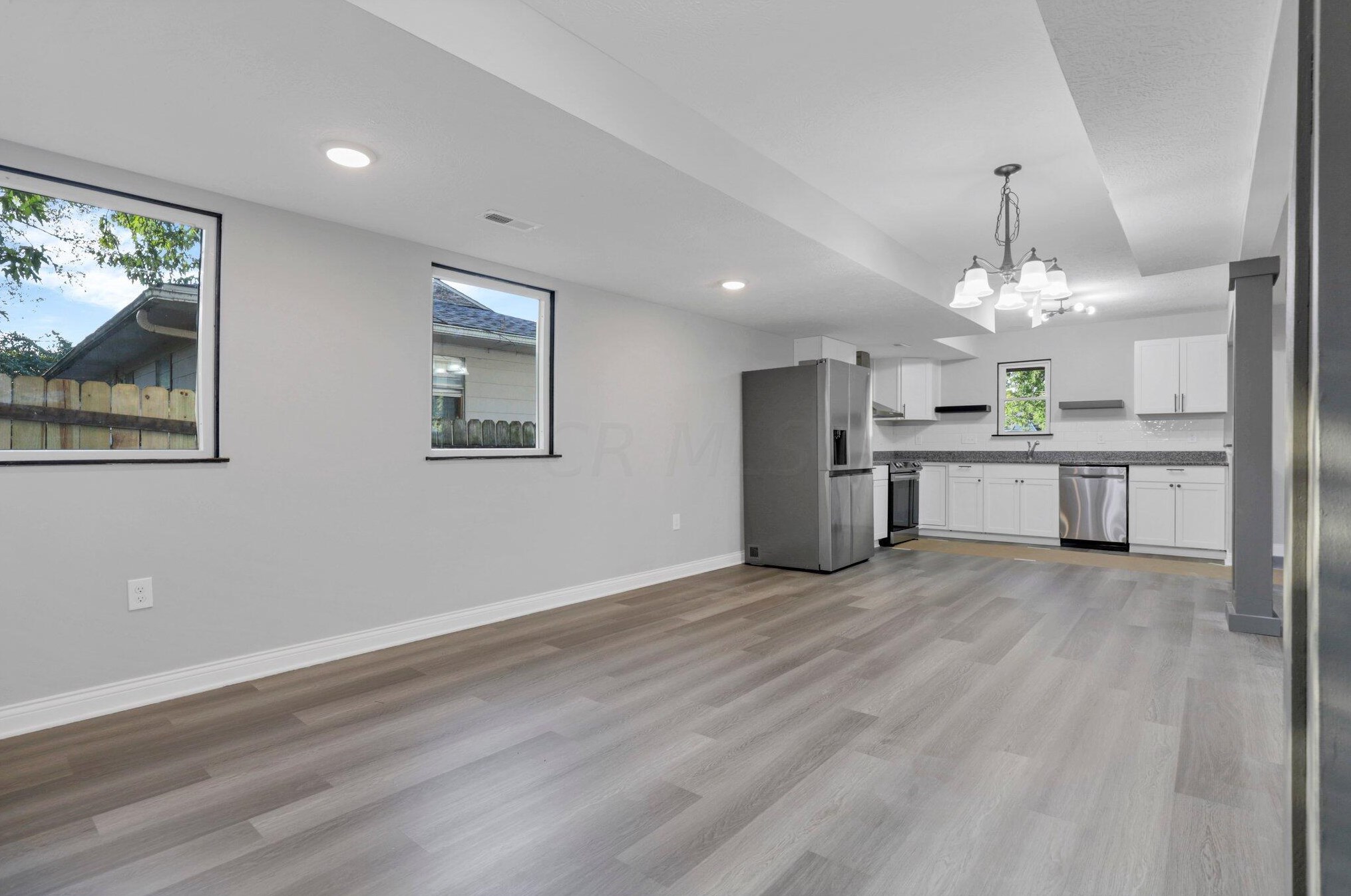 5241 Fullerton Dr, Columbus OH 43232-6217 exterior