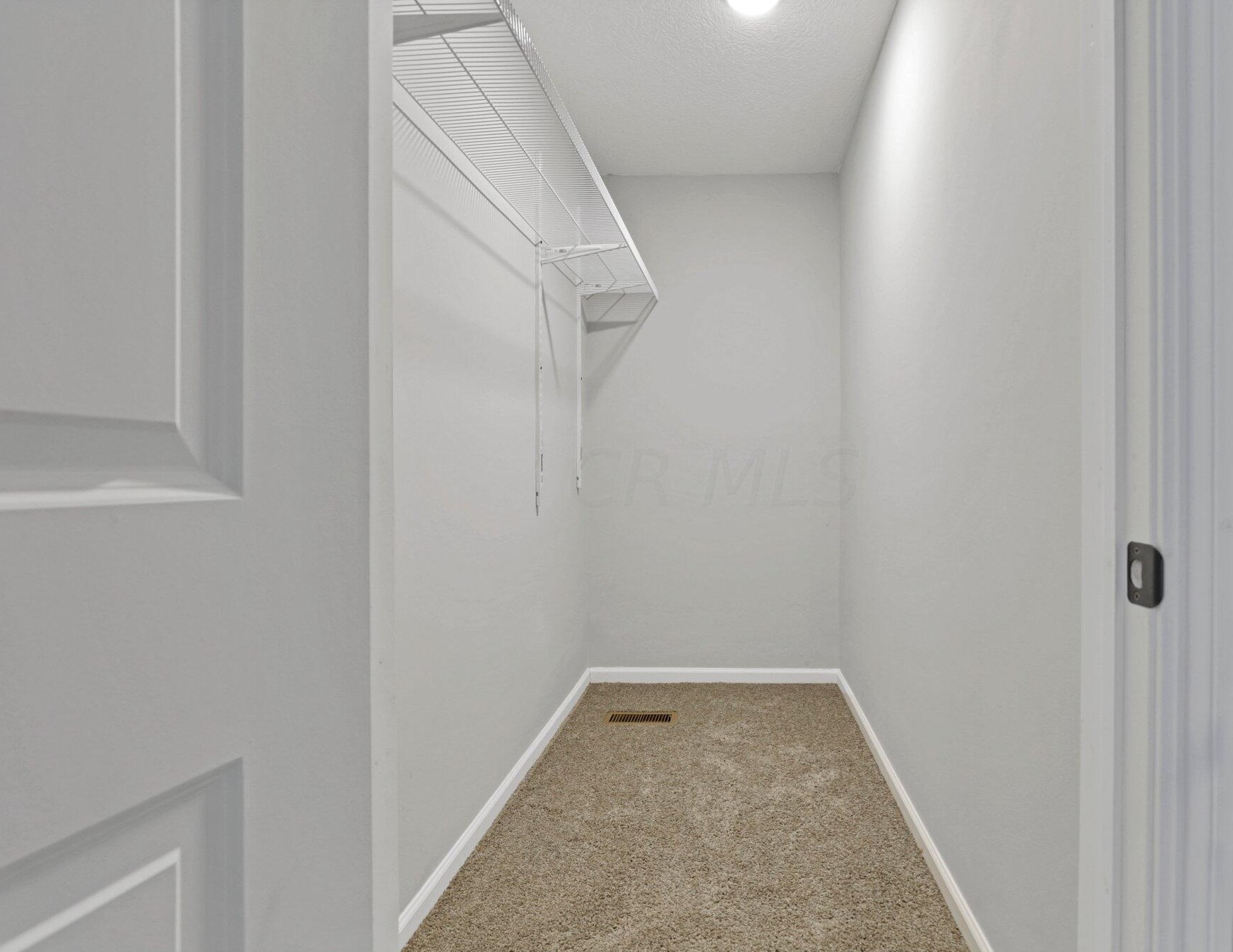 5241 Fullerton Dr, Columbus OH 43232-6217 exterior