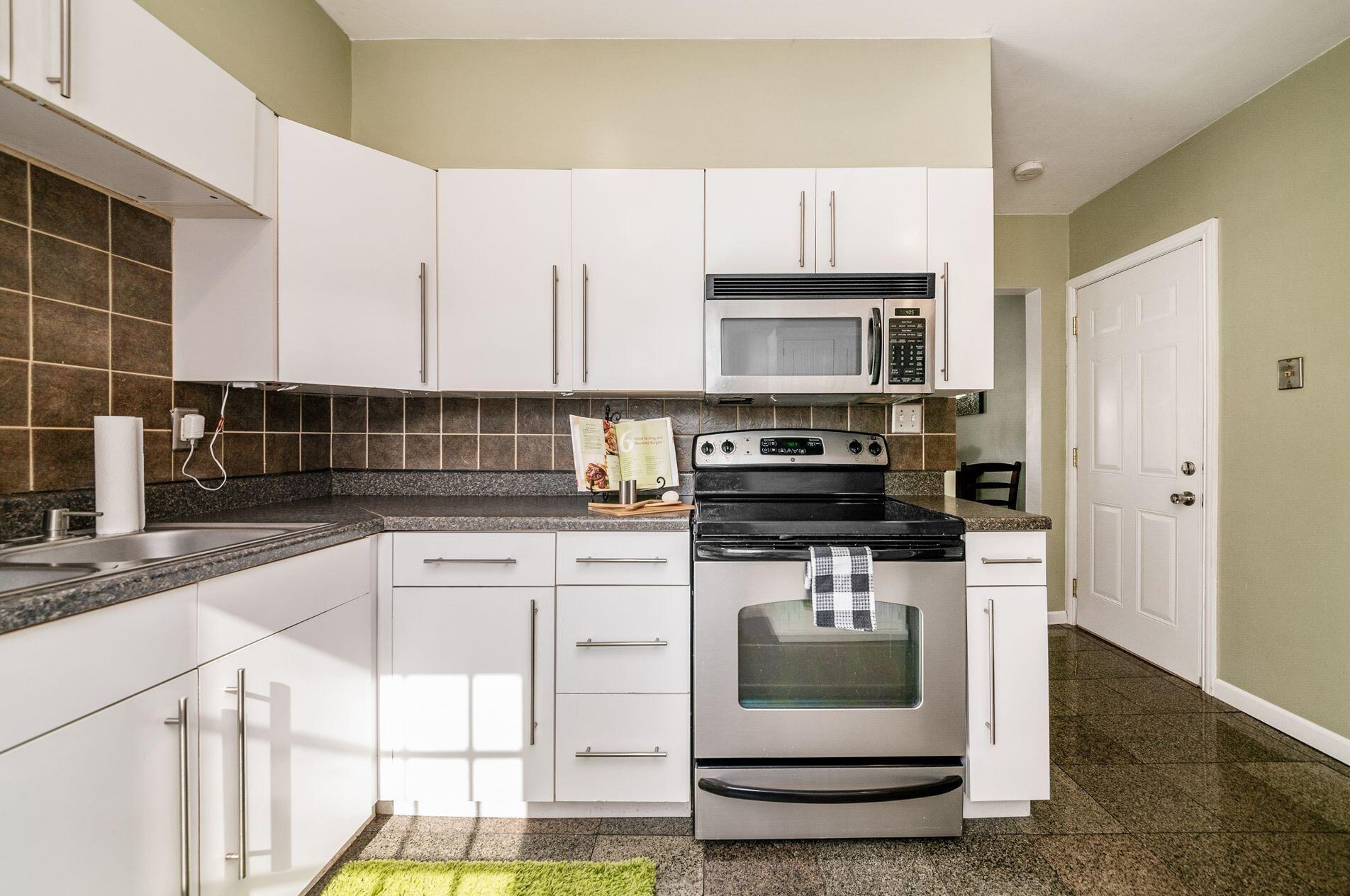 1791 Hess Blvd, Columbus OH 43212-1418 exterior