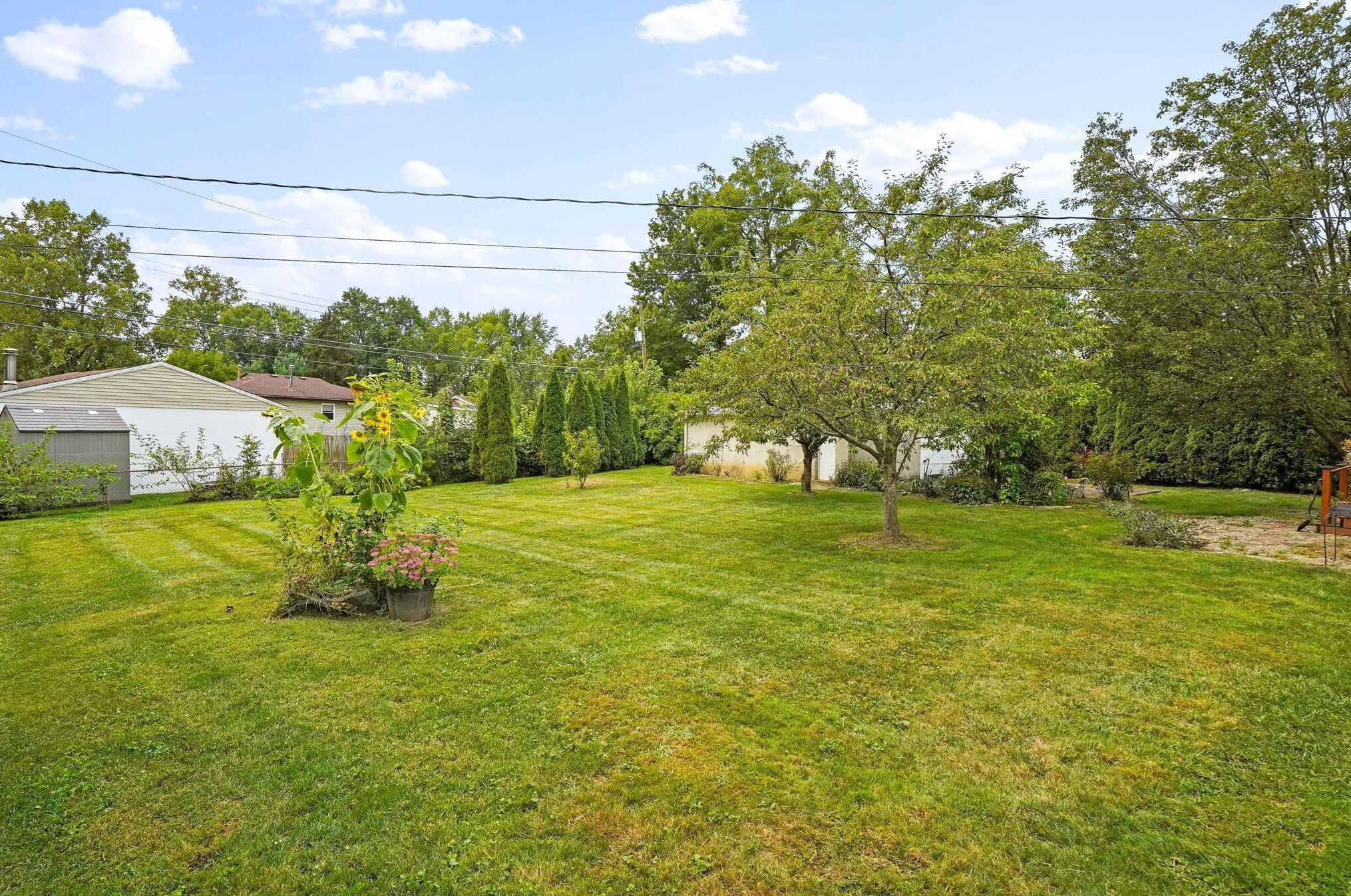 433 Flintwood Dr, Columbus OH 43230-2020 exterior