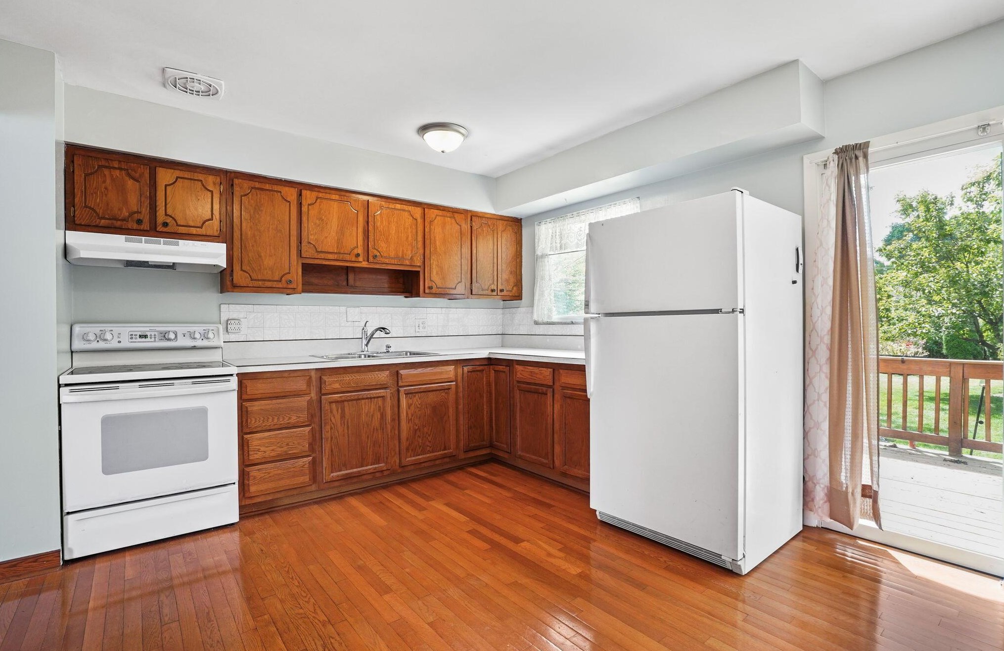 433 Flintwood Dr, Columbus OH 43230-2020 exterior