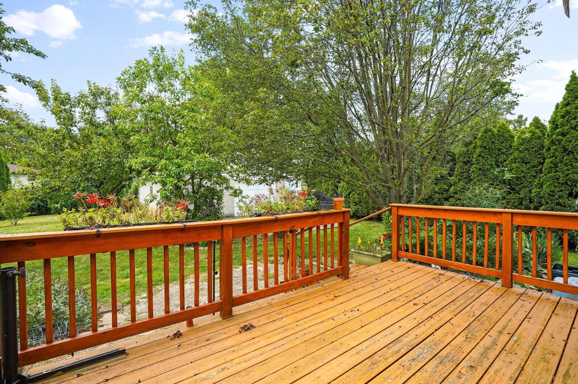 433 Flintwood Dr, Columbus OH 43230-2020 exterior