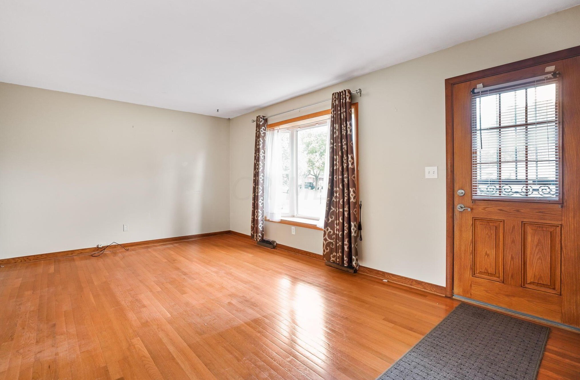 433 Flintwood Dr, Columbus OH 43230-2020 exterior