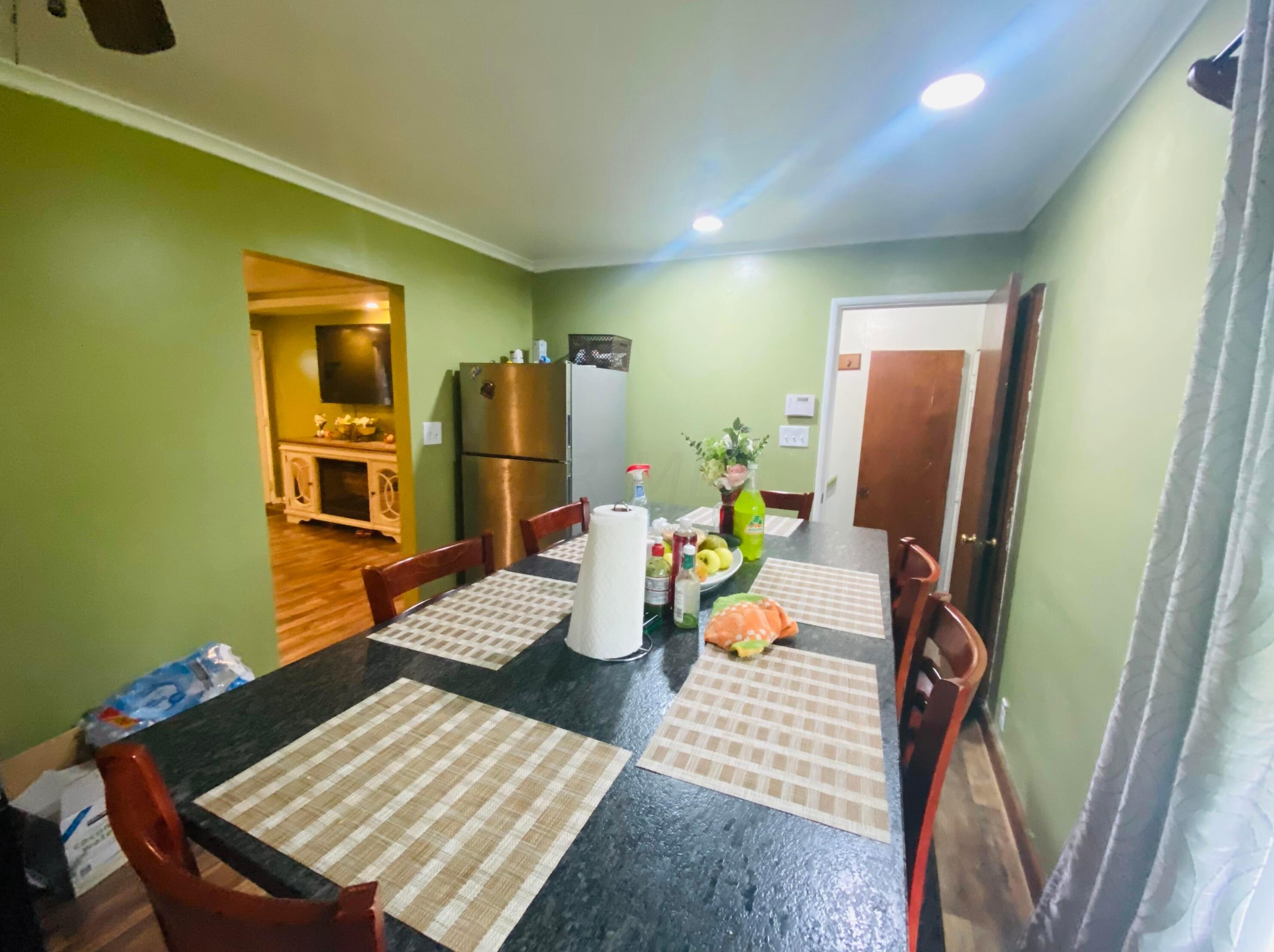 910 Byron Ave, Columbus OH  43227-1005 exterior