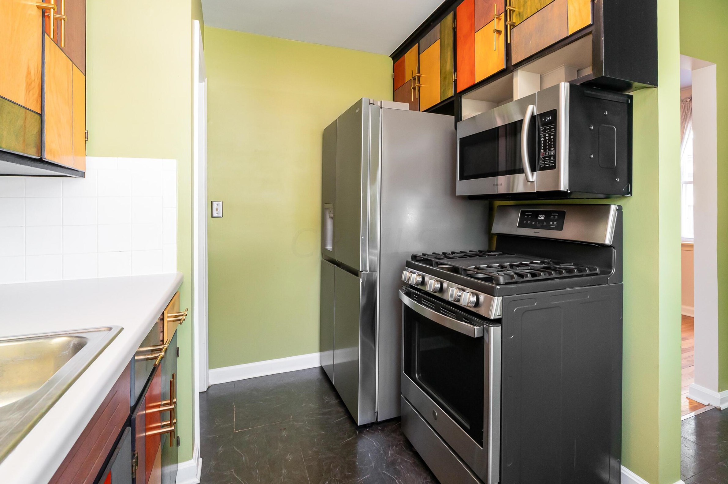 330 Weisheimer Rd, Columbus OH 43214-2146 exterior