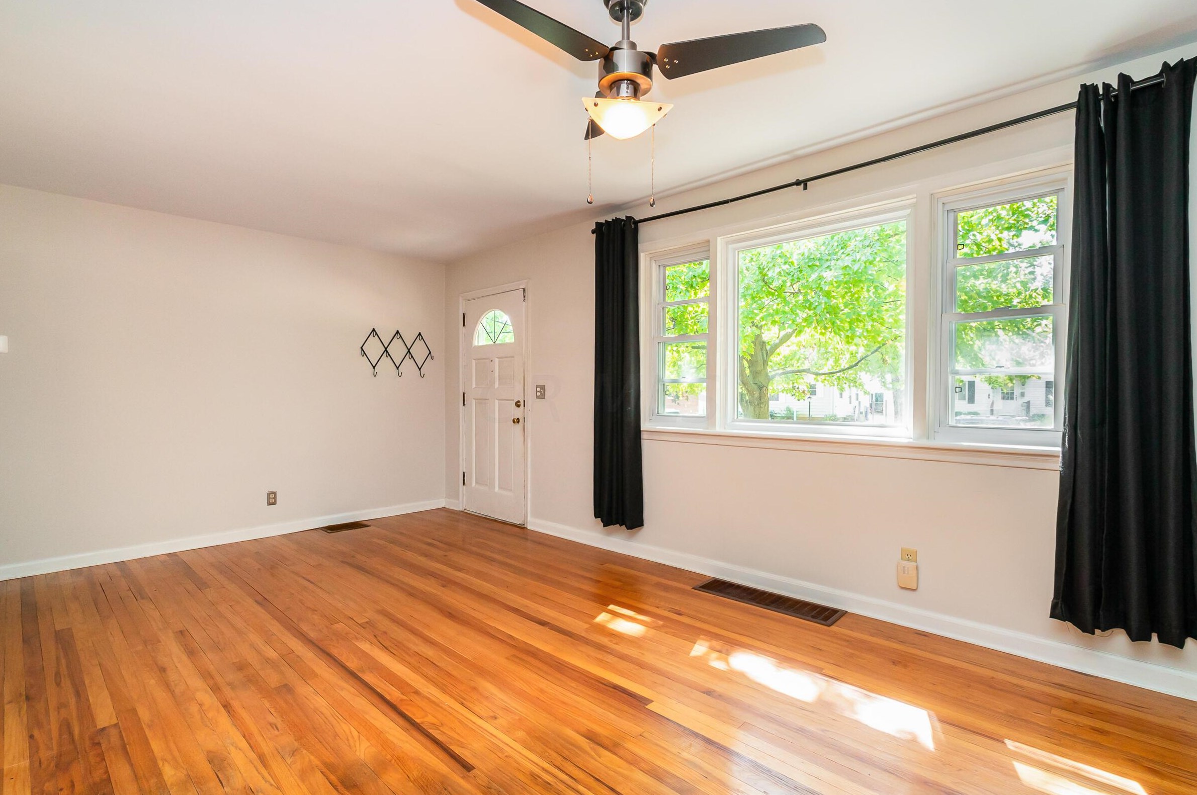 330 Weisheimer Rd, Columbus OH 43214-2146 exterior