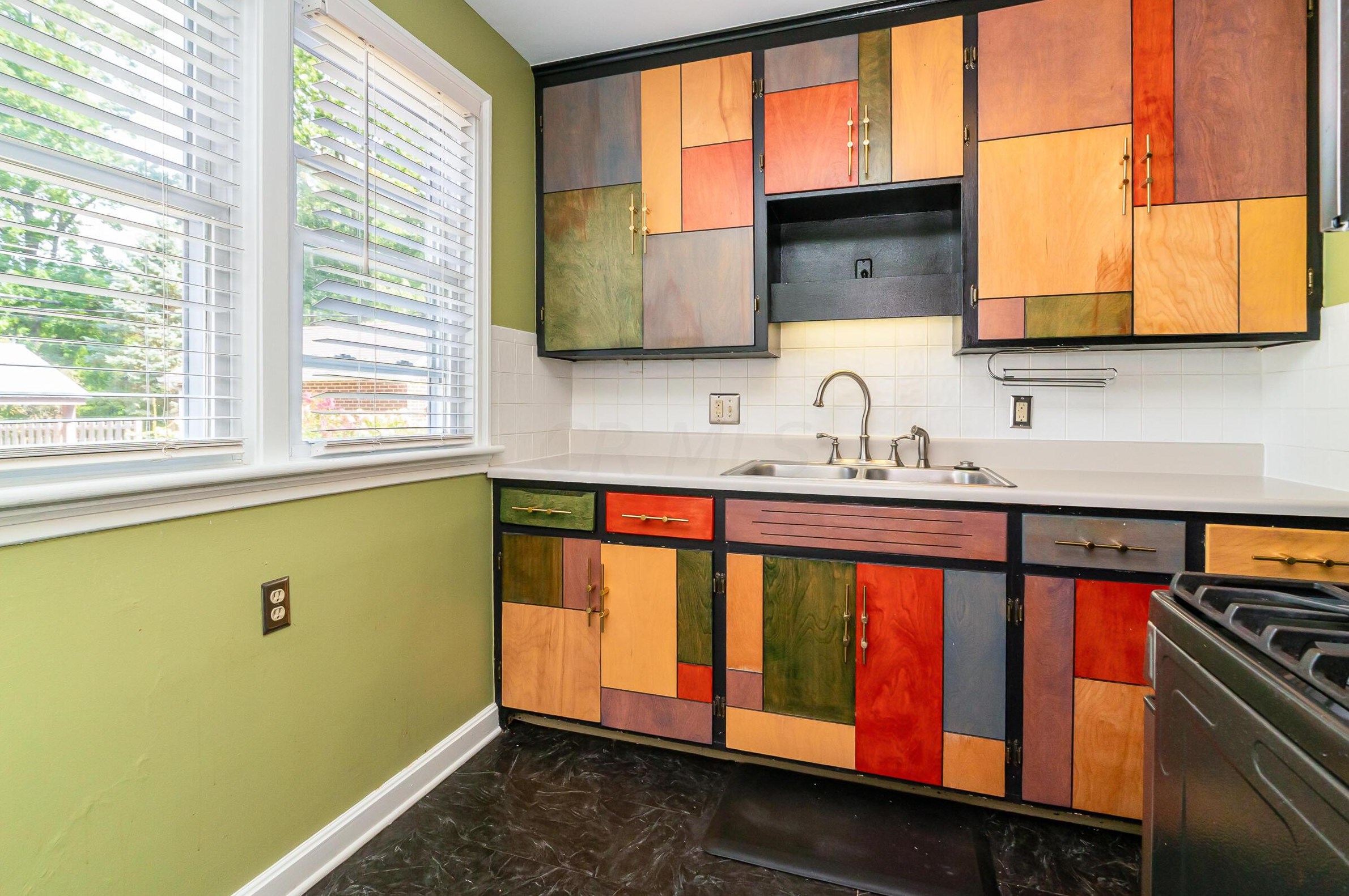 330 Weisheimer Rd, Columbus OH 43214-2146 exterior