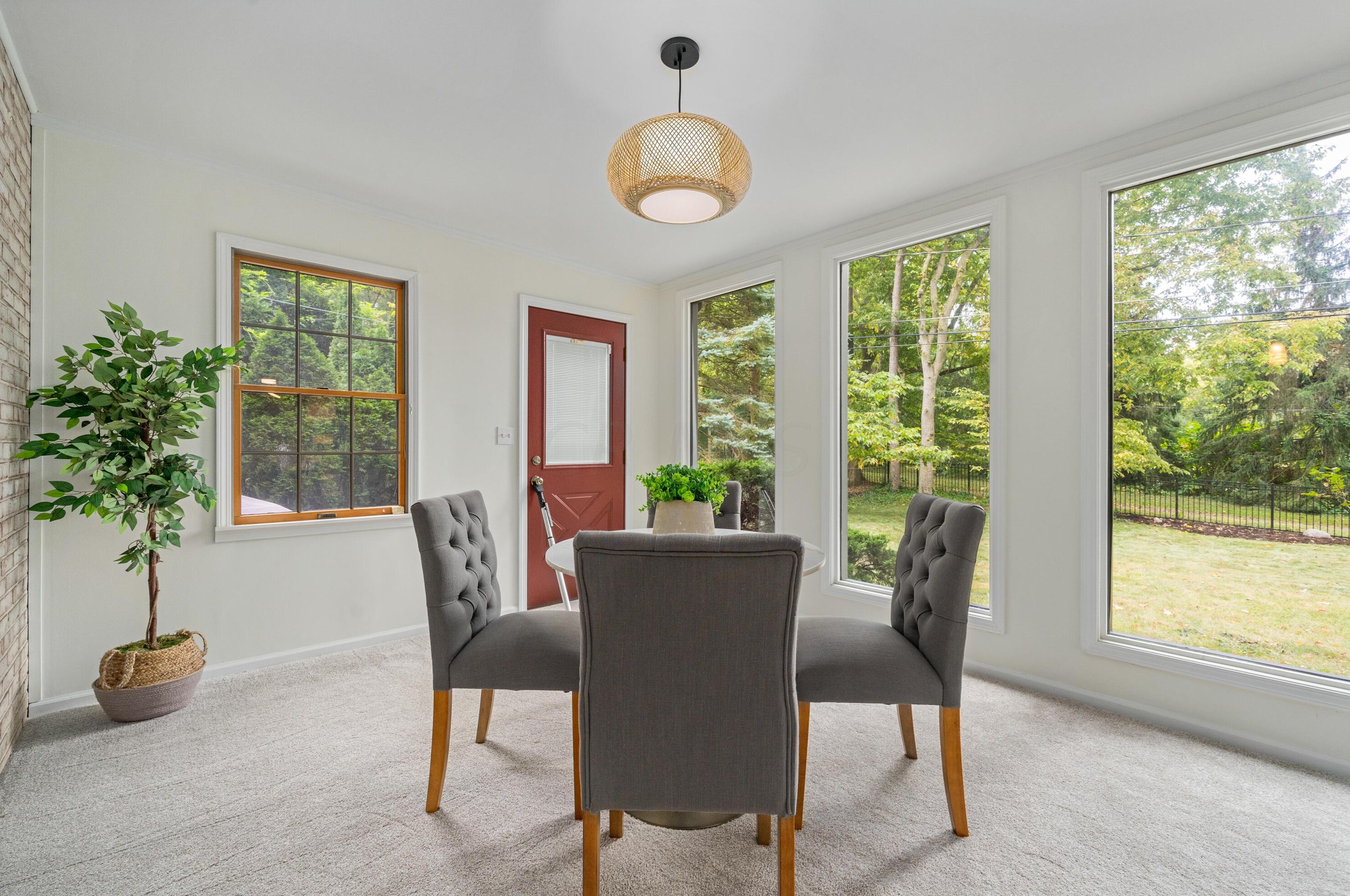 149 Ceramic Dr, Columbus OH 43214-3003 exterior