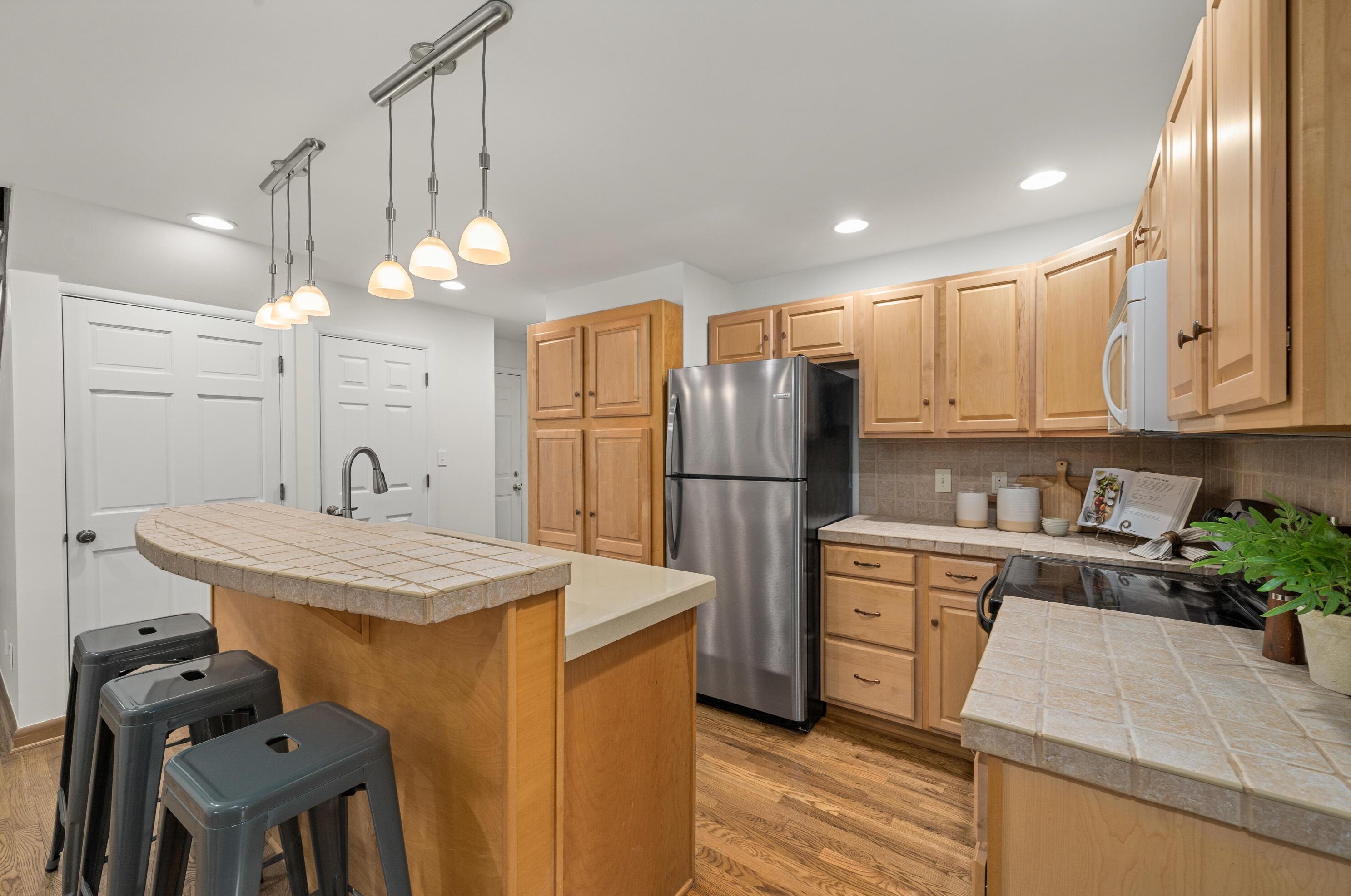 149 Ceramic Dr, Columbus OH 43214-3003 exterior