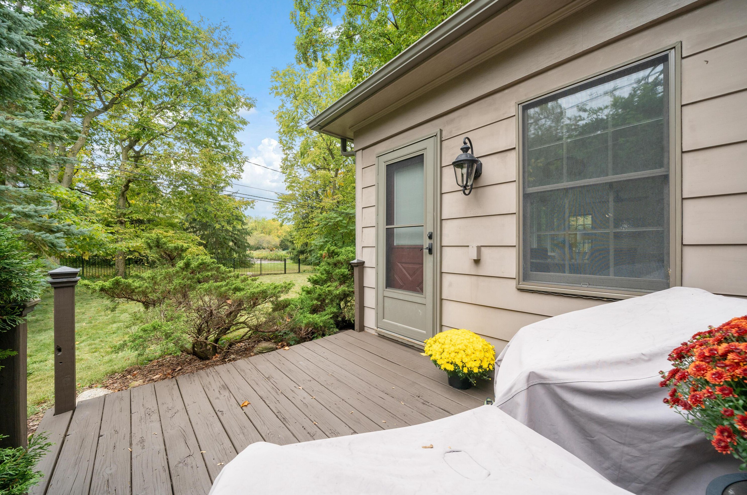 149 Ceramic Dr, Columbus OH 43214-3003 exterior