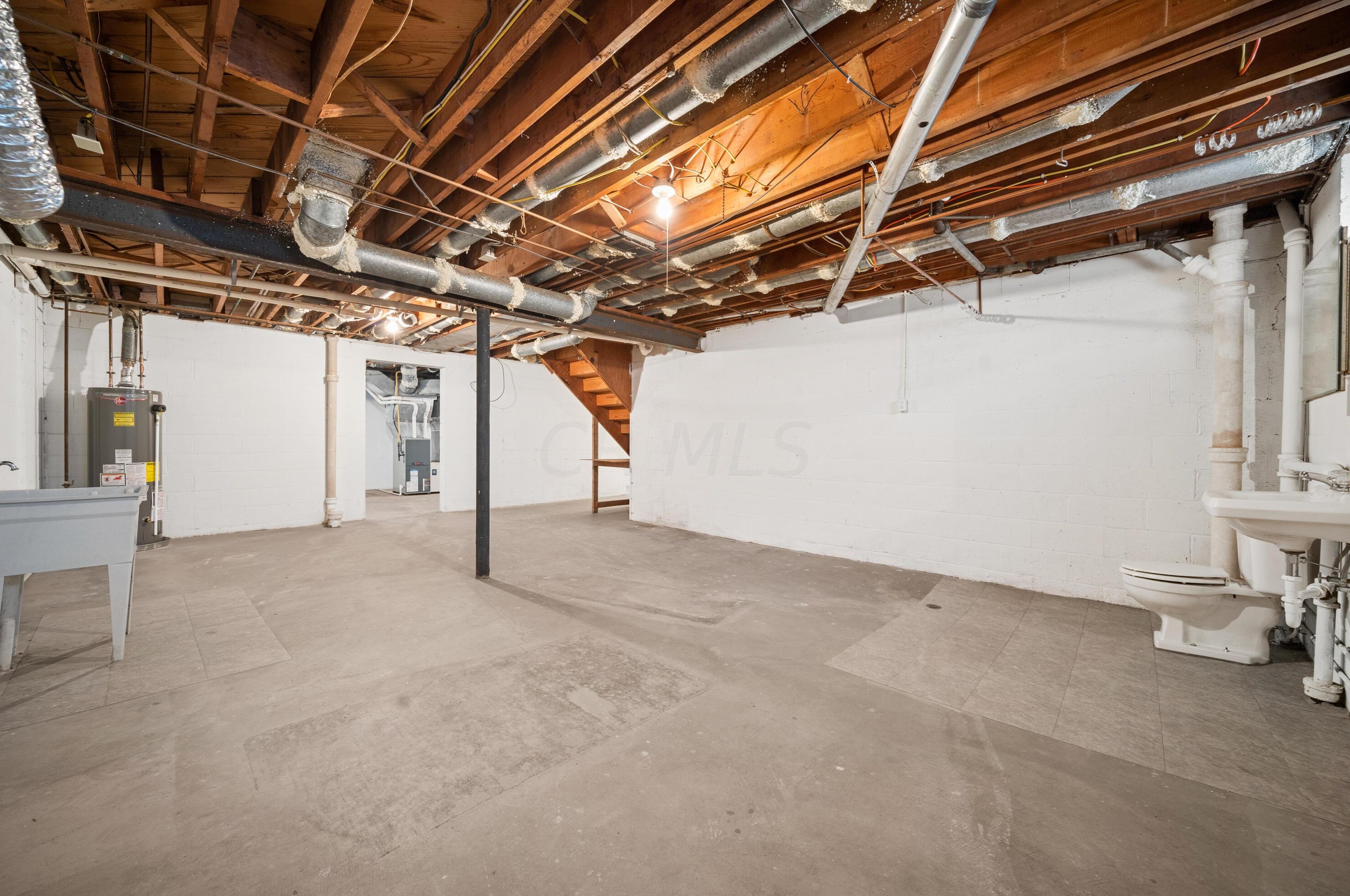 149 Ceramic Dr, Columbus OH 43214-3003 exterior