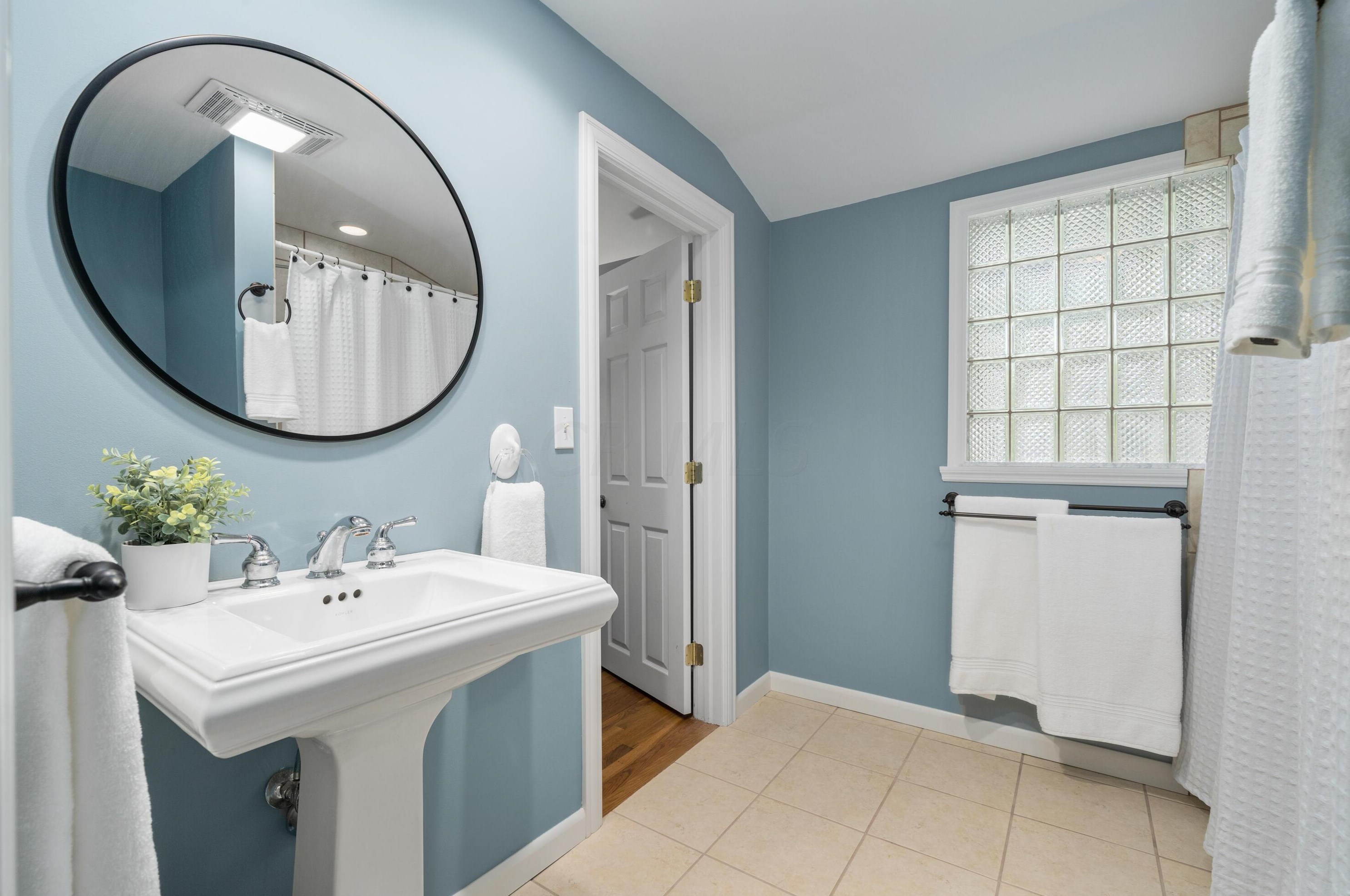 149 Ceramic Dr, Columbus OH 43214-3003 exterior