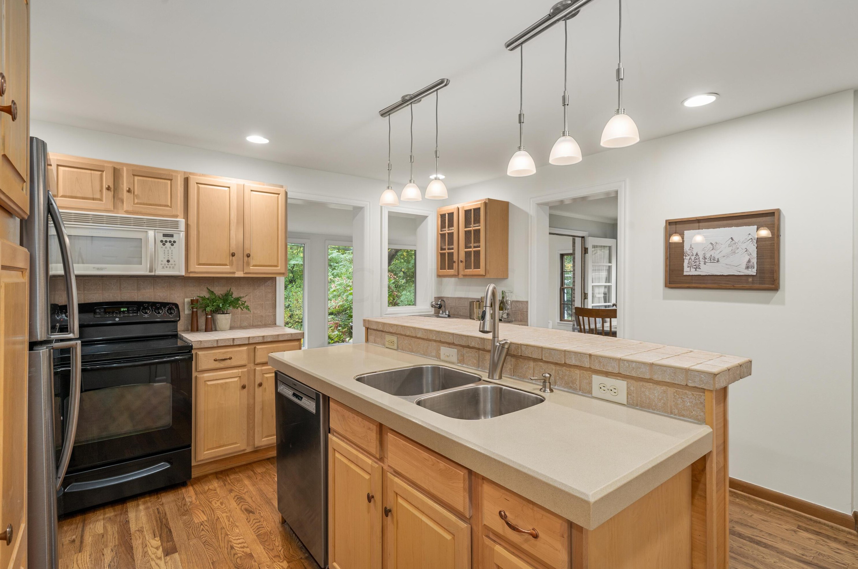 149 Ceramic Dr, Columbus OH 43214-3003 exterior