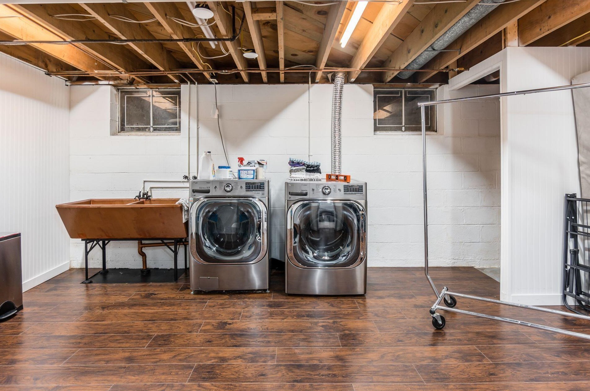 1800 Merriweather Dr, Columbus OH 43221-1326 exterior