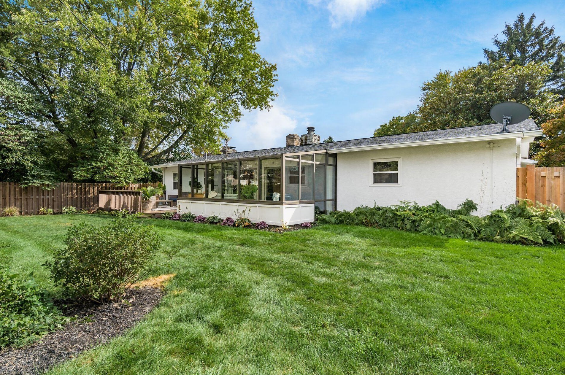 1800 Merriweather Dr, Columbus OH 43221-1326 exterior