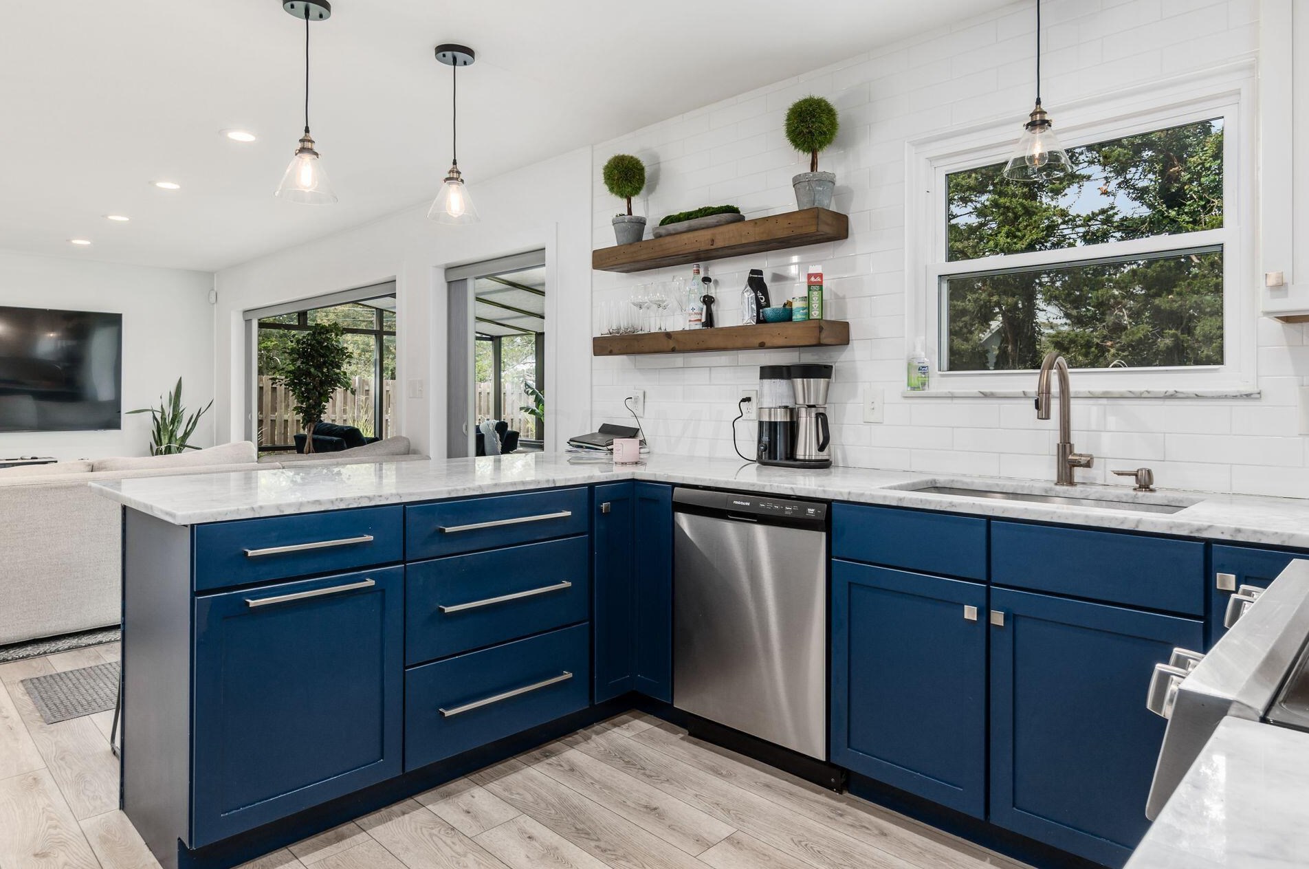 1800 Merriweather Dr, Columbus OH 43221-1326 exterior