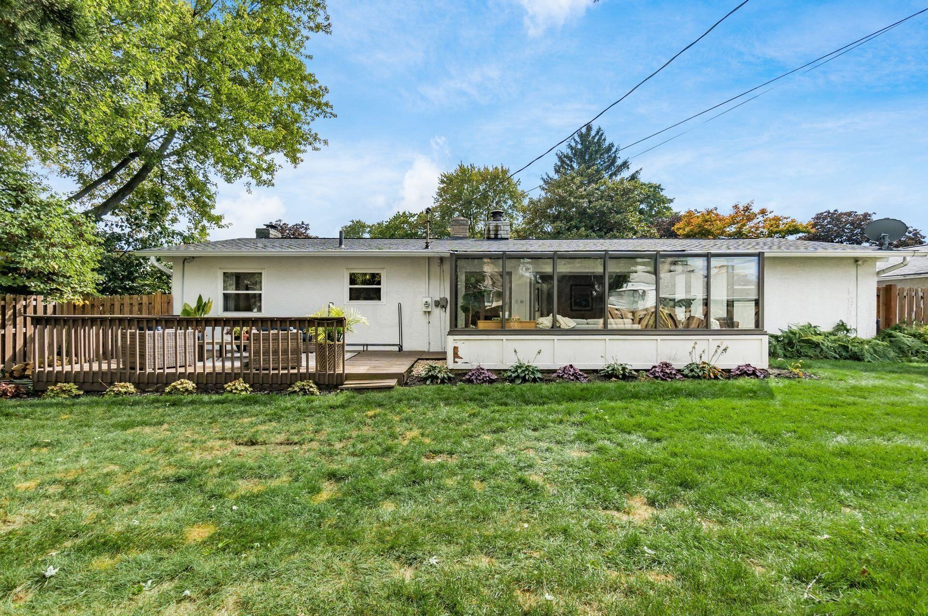 1800 Merriweather Dr, Columbus OH 43221-1326 exterior