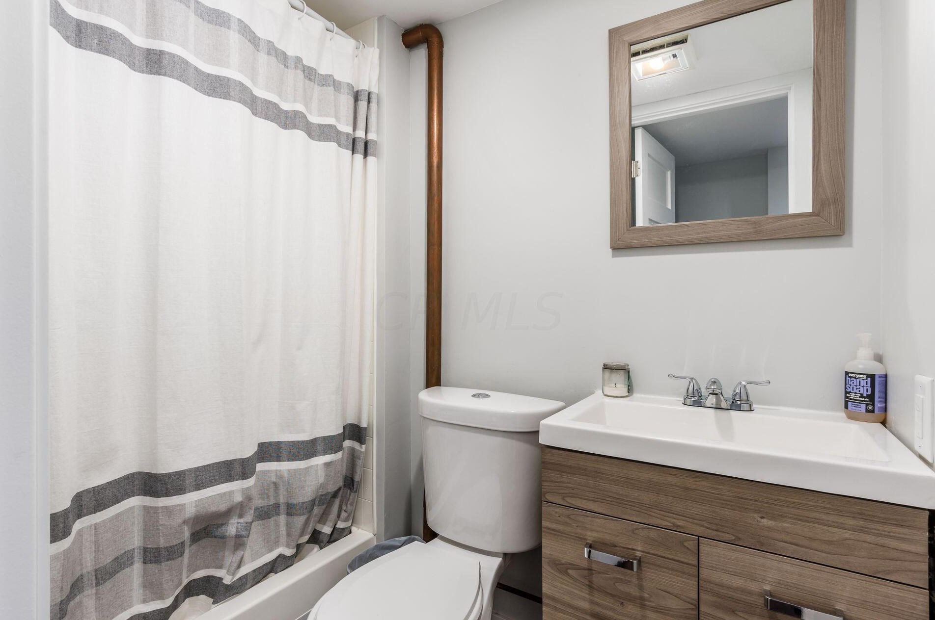 1800 Merriweather Dr, Columbus OH 43221-1326 exterior