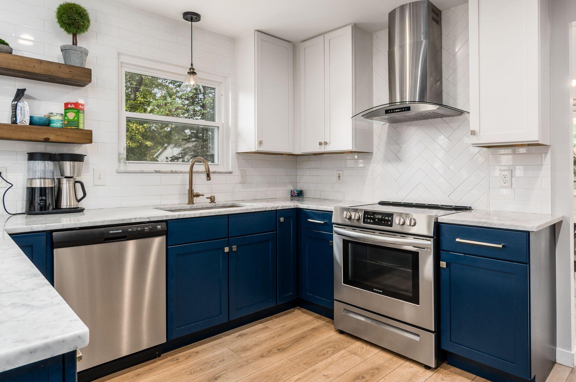 1800 Merriweather Dr, Columbus OH 43221-1326 exterior