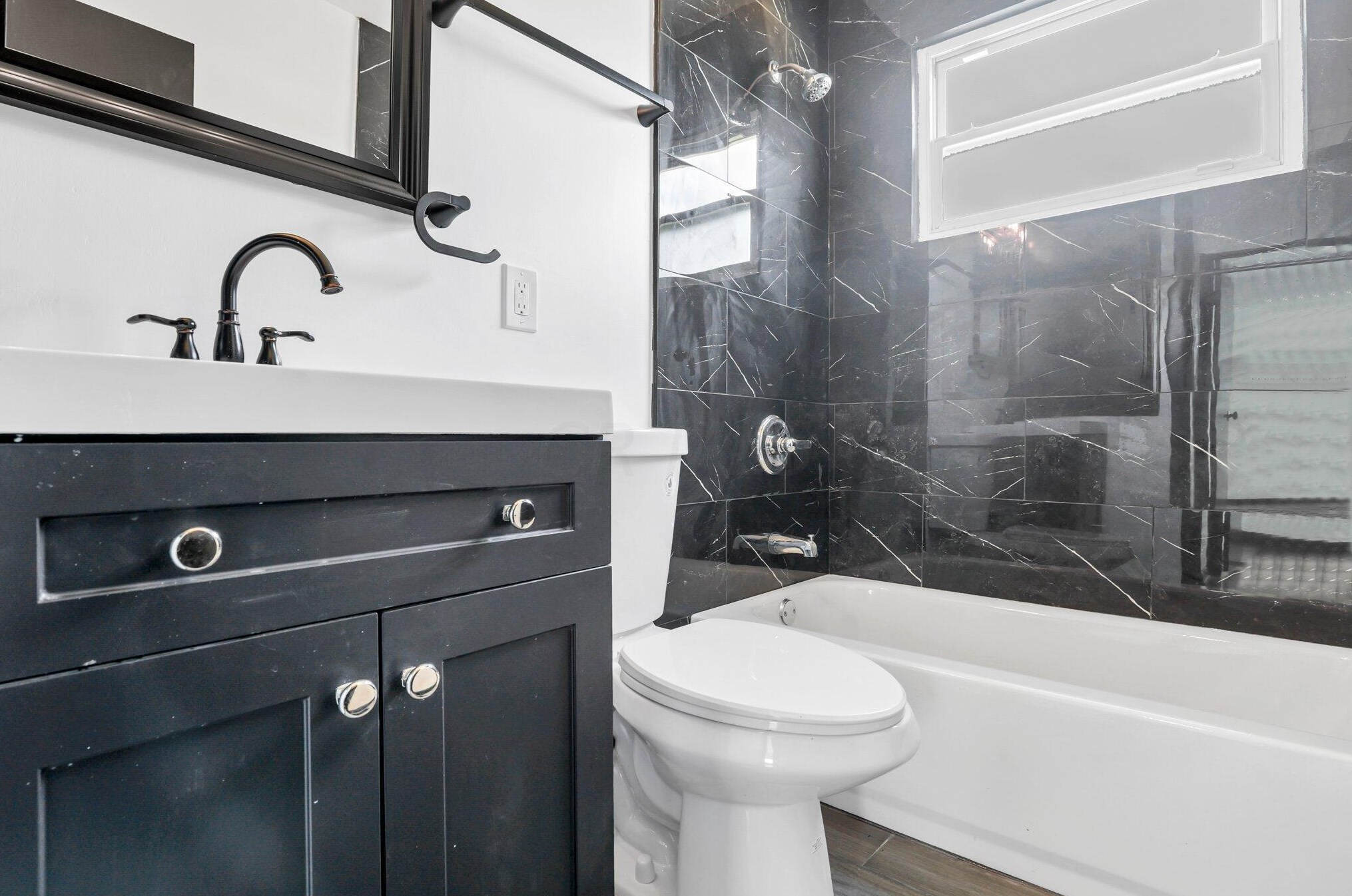 188 Clarendon Ave, Columbus OH 43223-1007 exterior