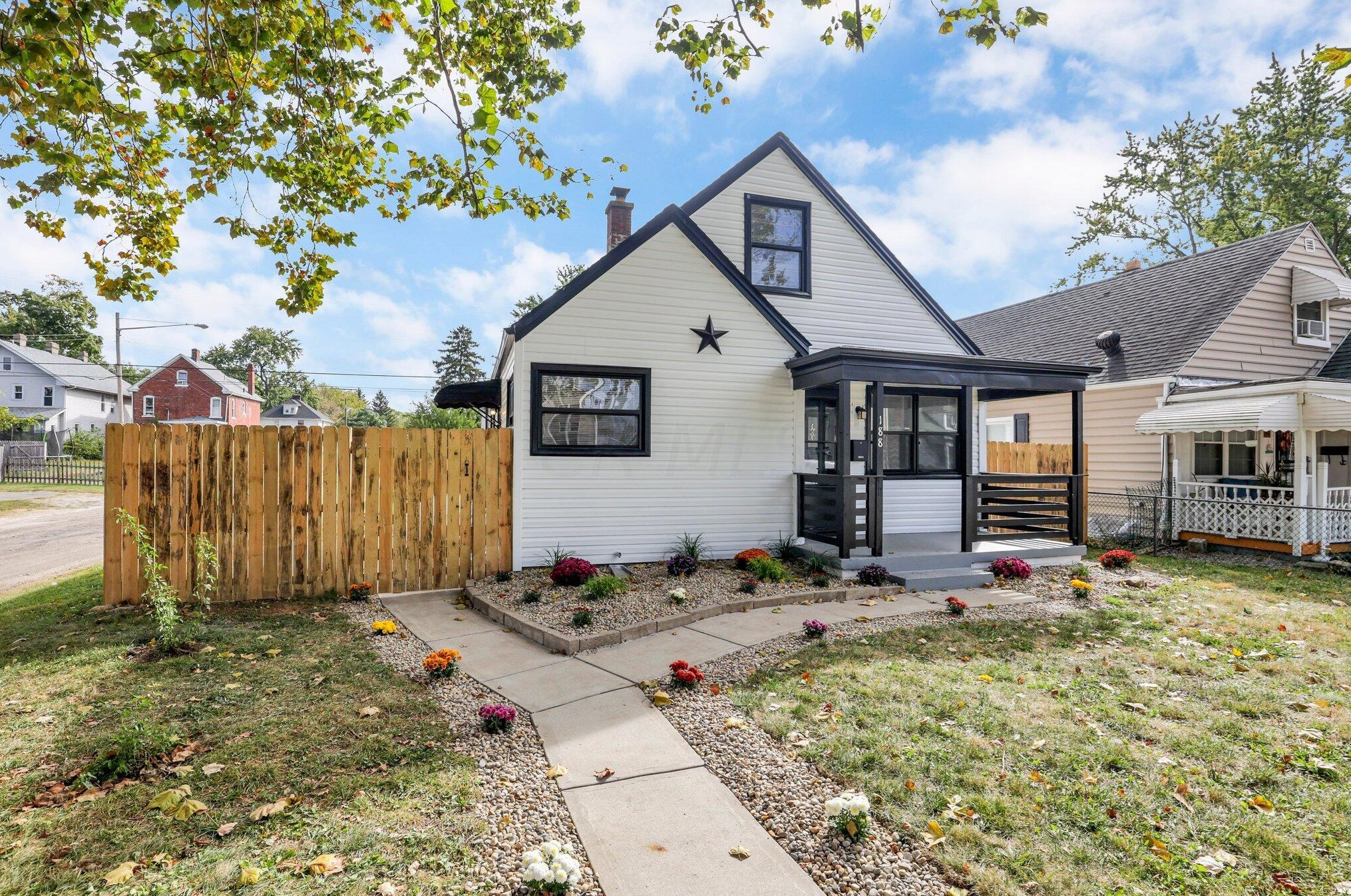 188 Clarendon Ave, Columbus OH 43223-1007 exterior