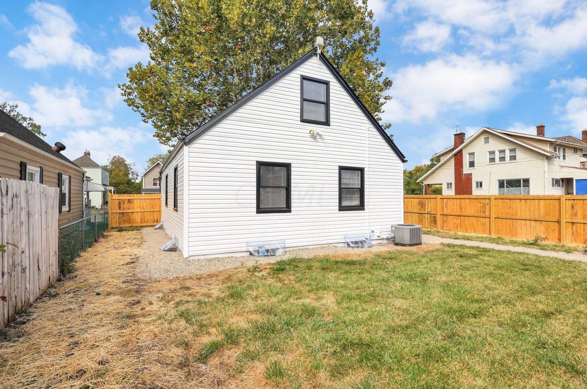 188 Clarendon Ave, Columbus OH 43223-1007 exterior