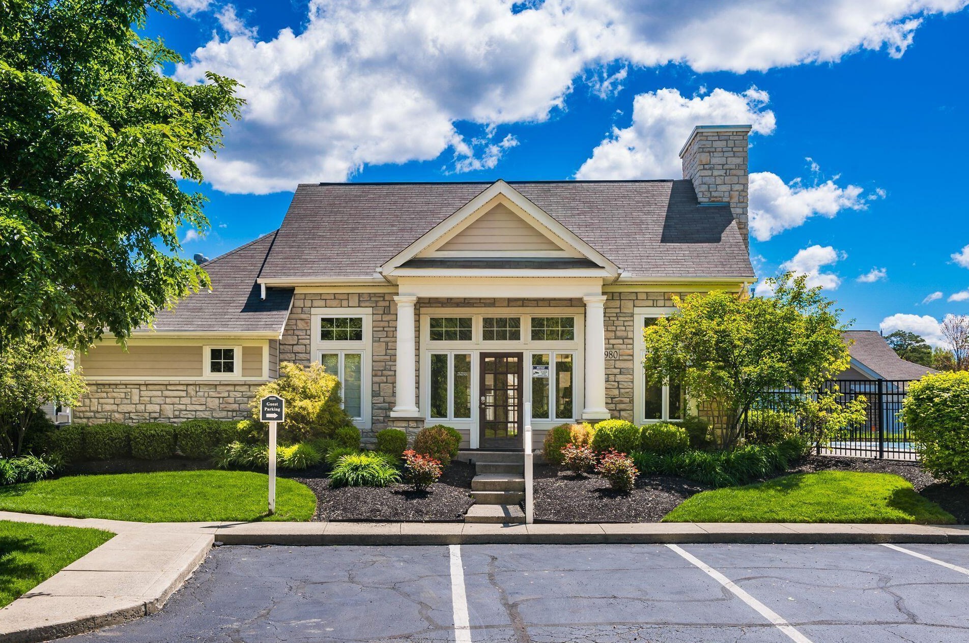 7965 Ravine Run Ln, Columbus OH 43235-6456 exterior