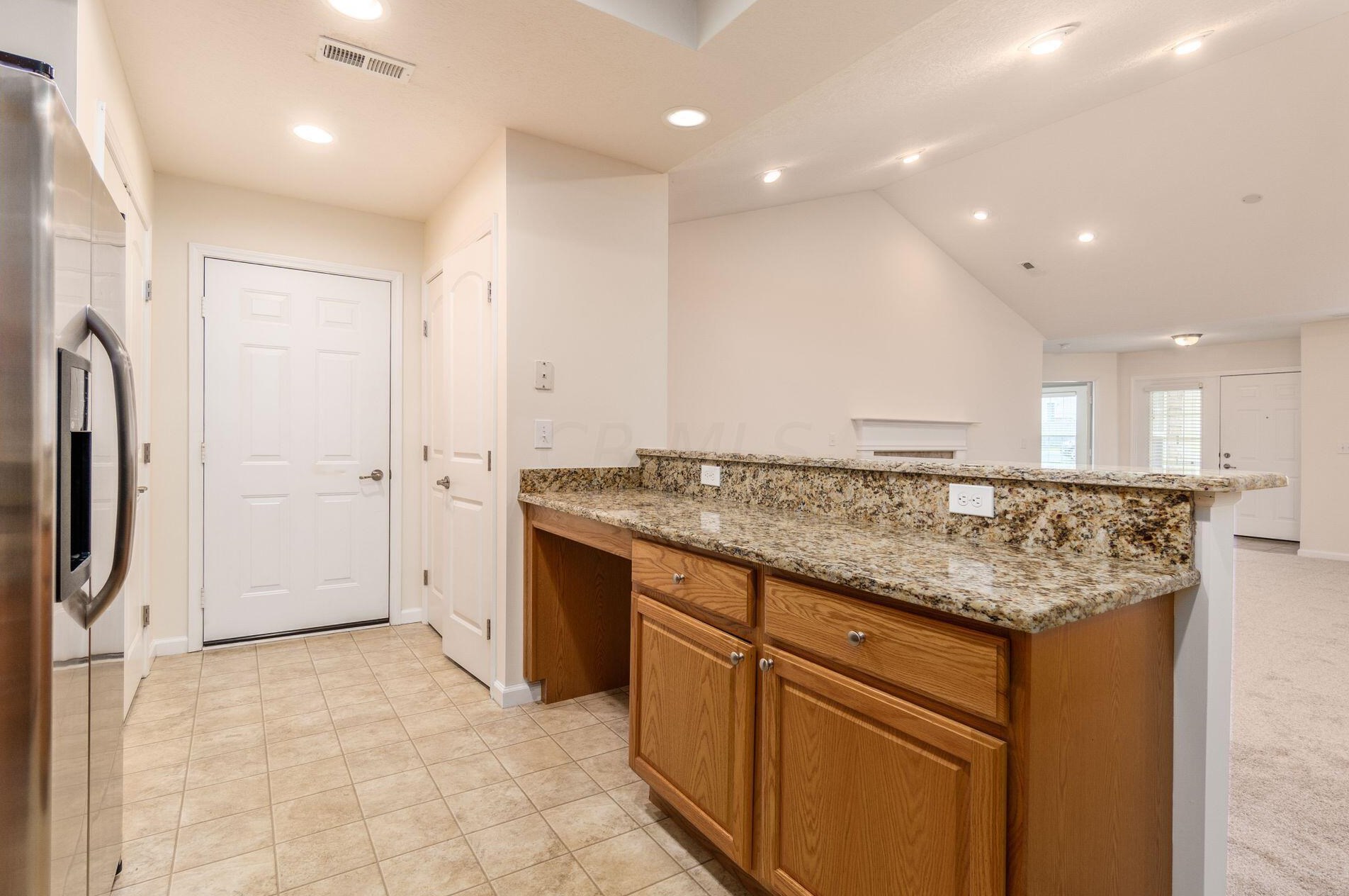 7965 Ravine Run Ln, Columbus OH 43235-6456 exterior