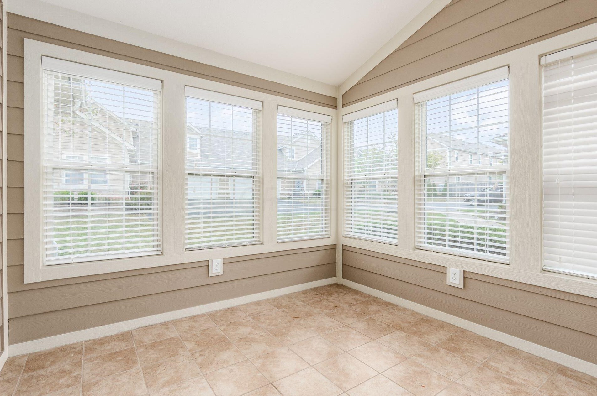 7965 Ravine Run Ln, Columbus OH 43235-6456 exterior