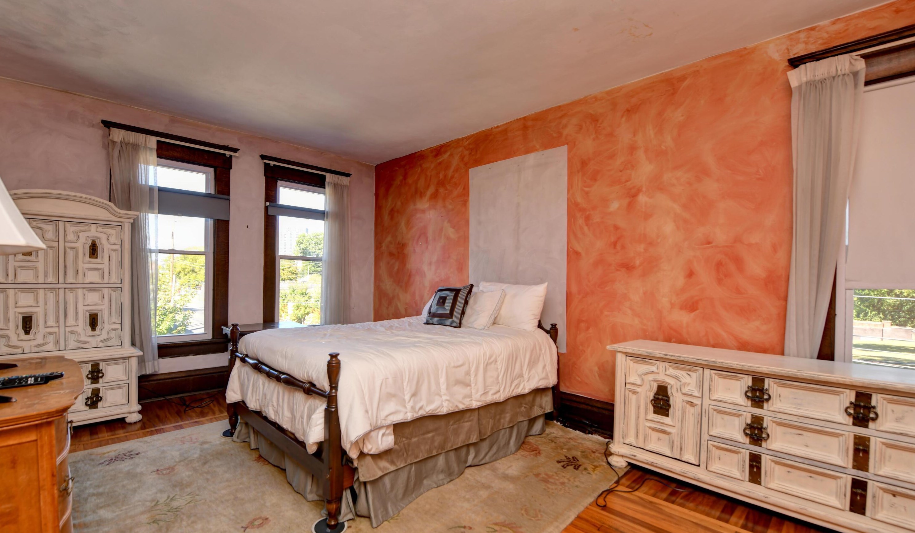 54 Woodland Ave, Columbus OH 43203-1279 exterior