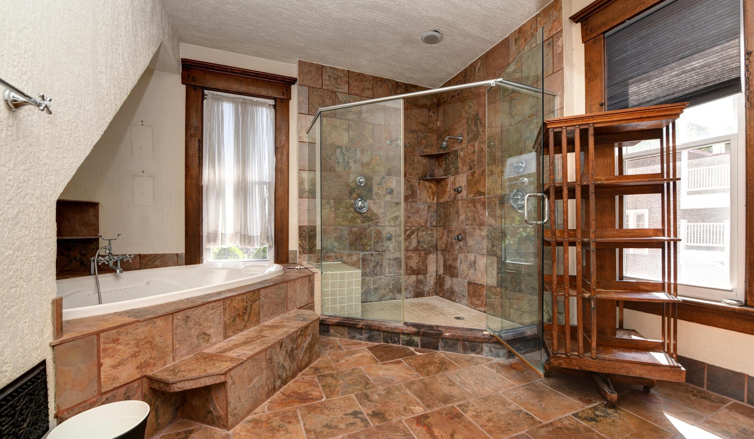 54 Woodland Ave, Columbus OH 43203-1279 exterior