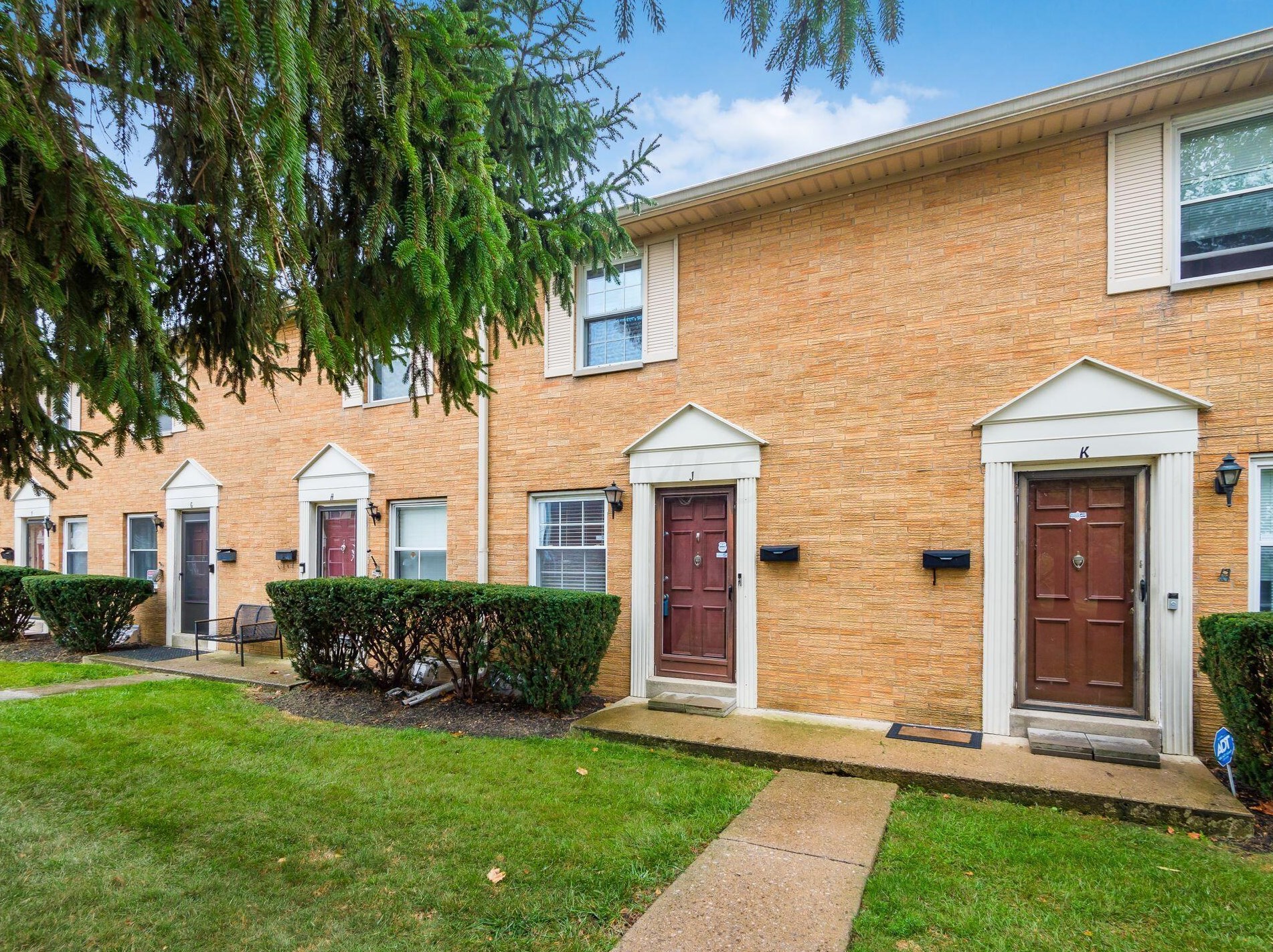 5742 Pine Tree St, Columbus OH  43229-3787 exterior