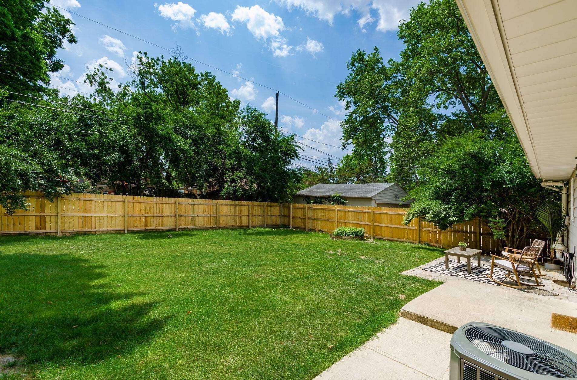 2643 Shrewsbury Rd, Columbus OH  43221-1124 exterior