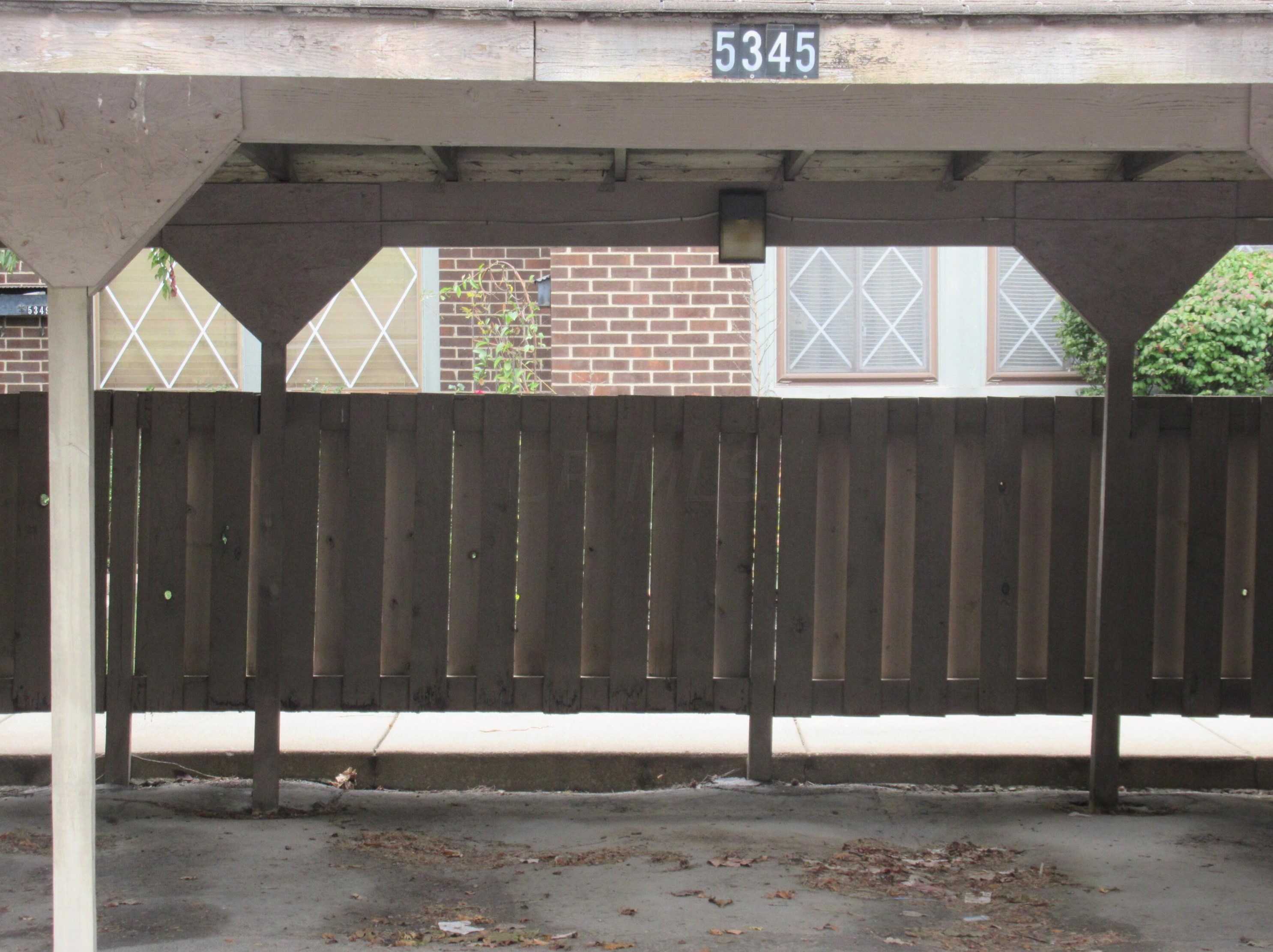 5345 Valley Ln, Columbus OH 43231-3114 exterior