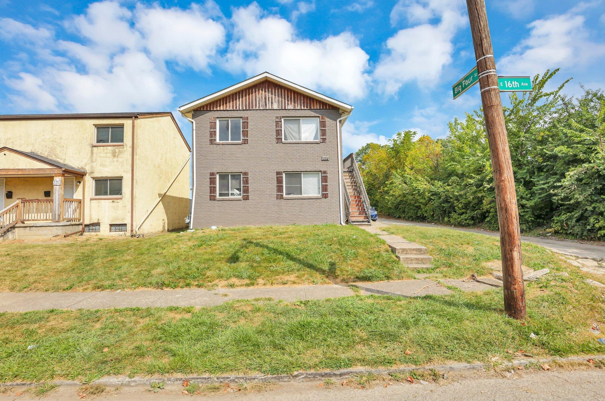 454 16 Ave, Columbus OH 43201-1735 exterior
