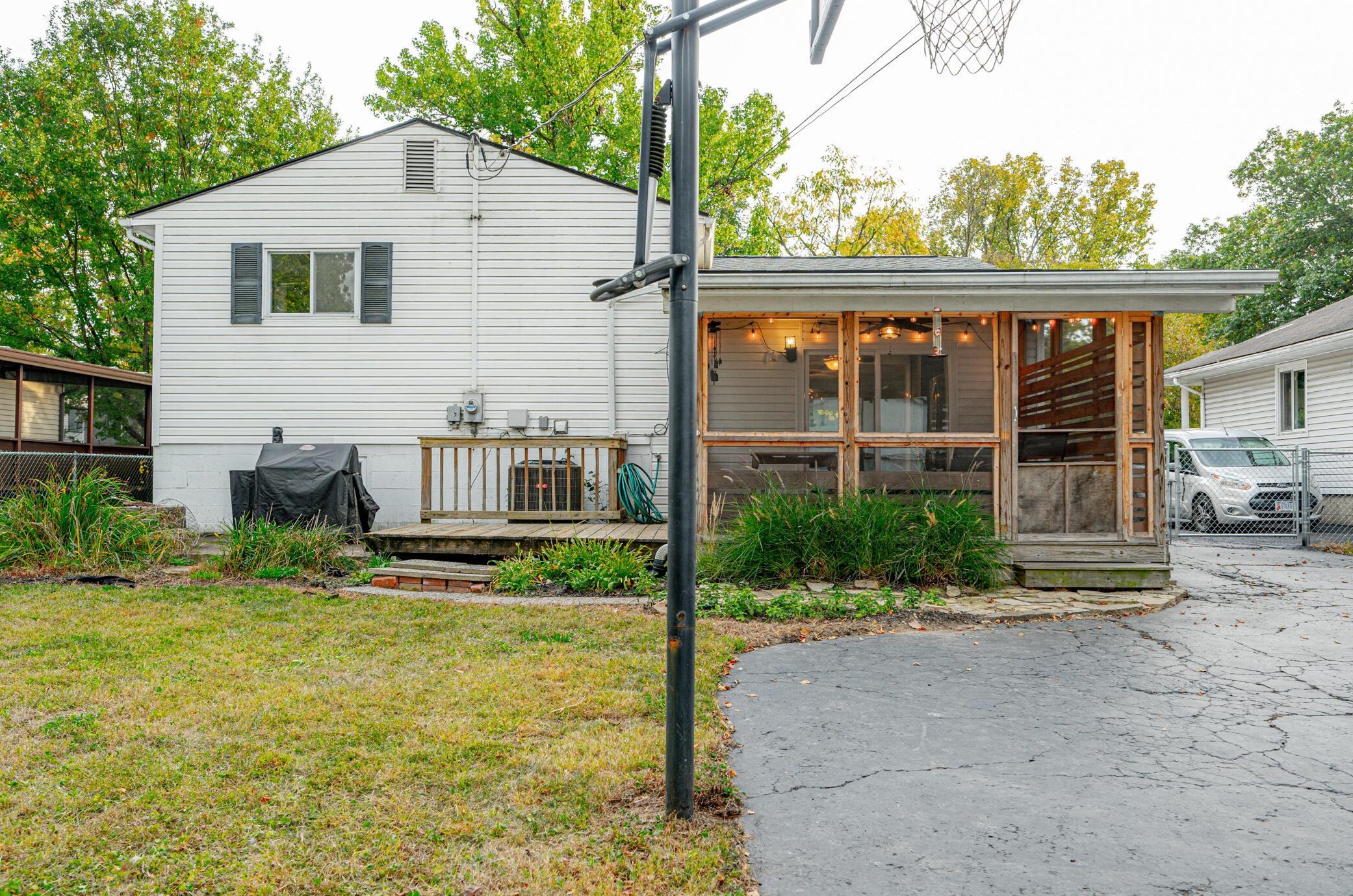 480 Lincoln Ave, Columbus OH  43214-1338 exterior