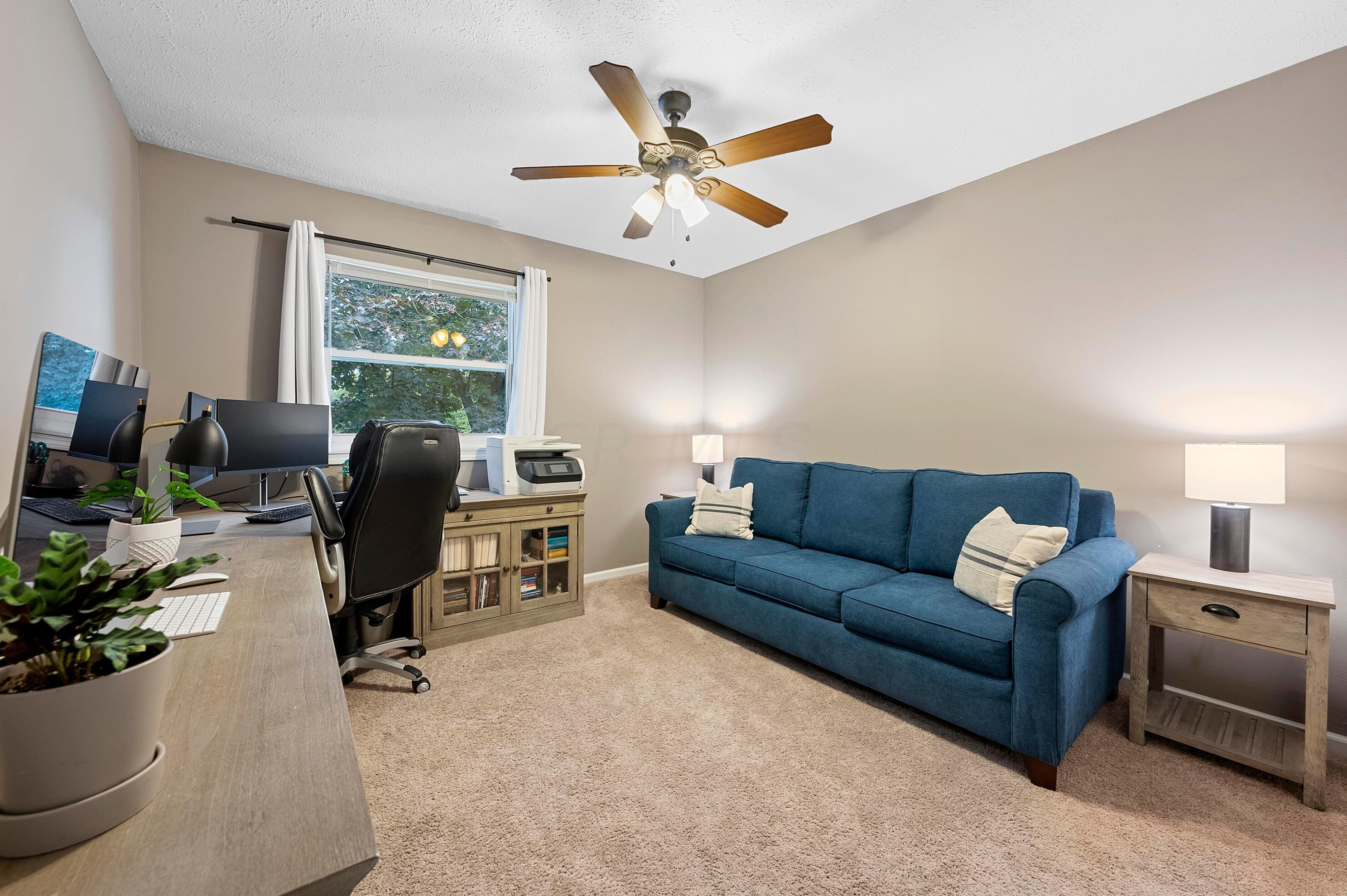 1572 Austin Dr, Columbus OH 43220-3103 exterior