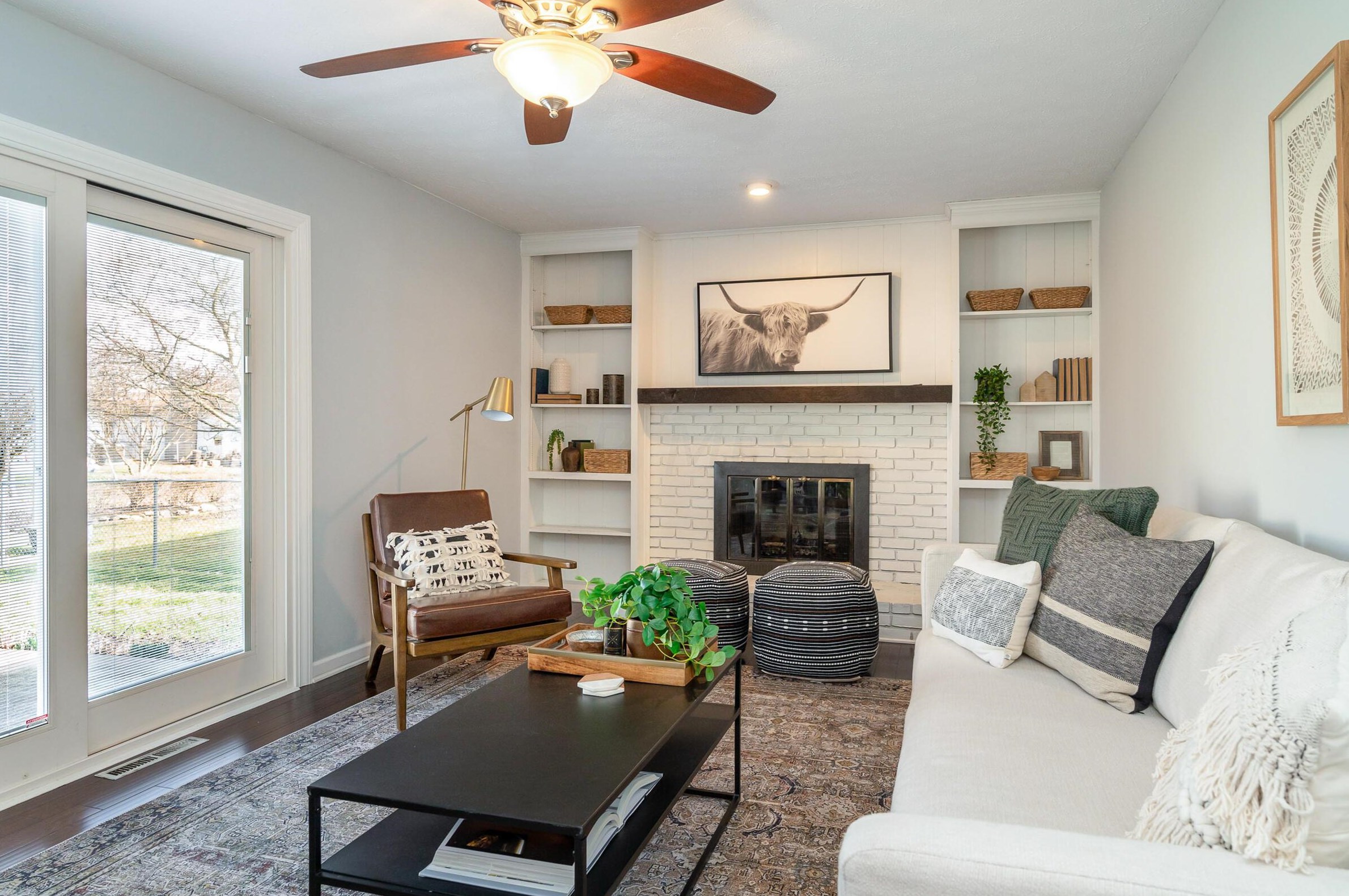 1572 Austin Dr, Columbus OH 43220-3103 exterior