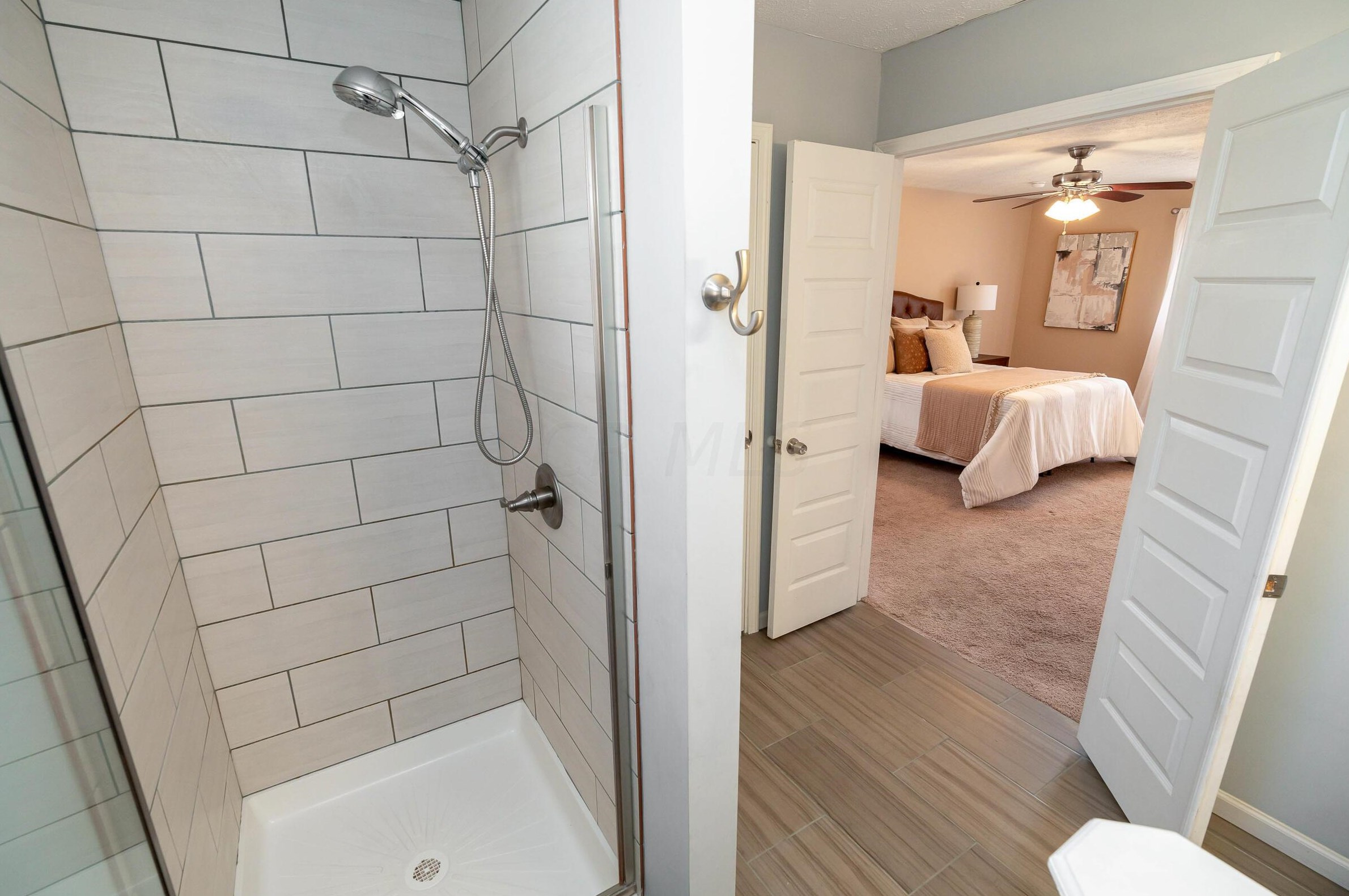 1572 Austin Dr, Columbus OH 43220-3103 exterior