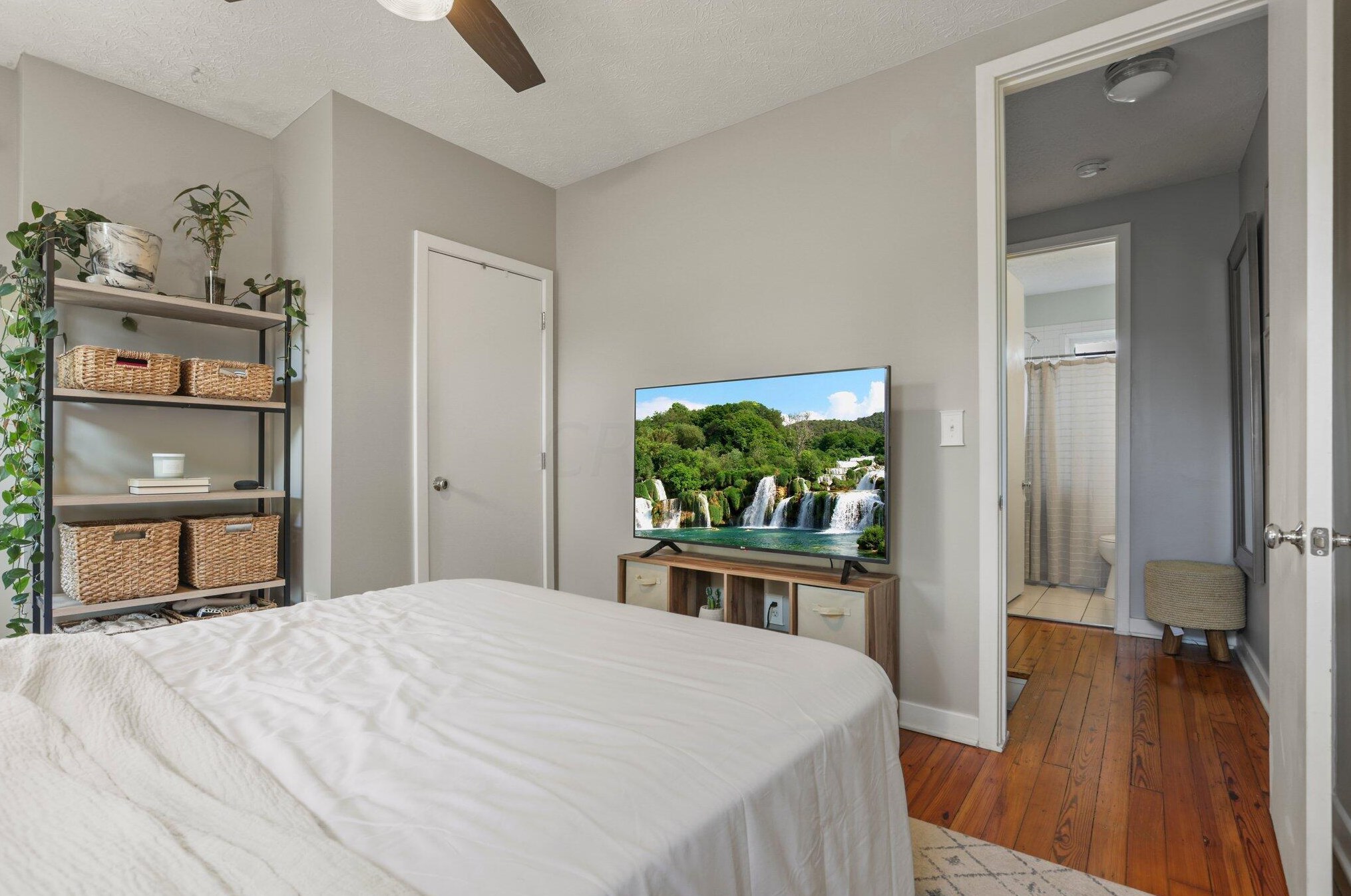 1094 Highland St, Columbus OH 43201-3277 exterior