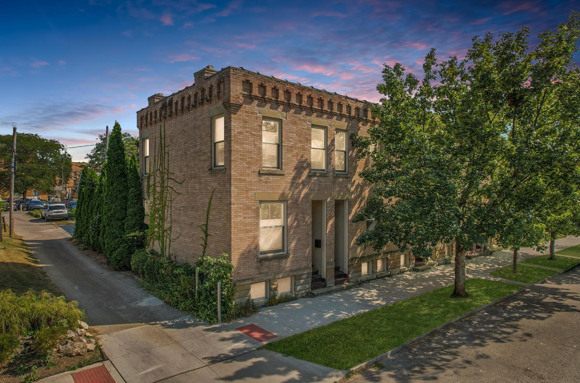 1094 Highland St, Columbus OH 43201-3277 exterior